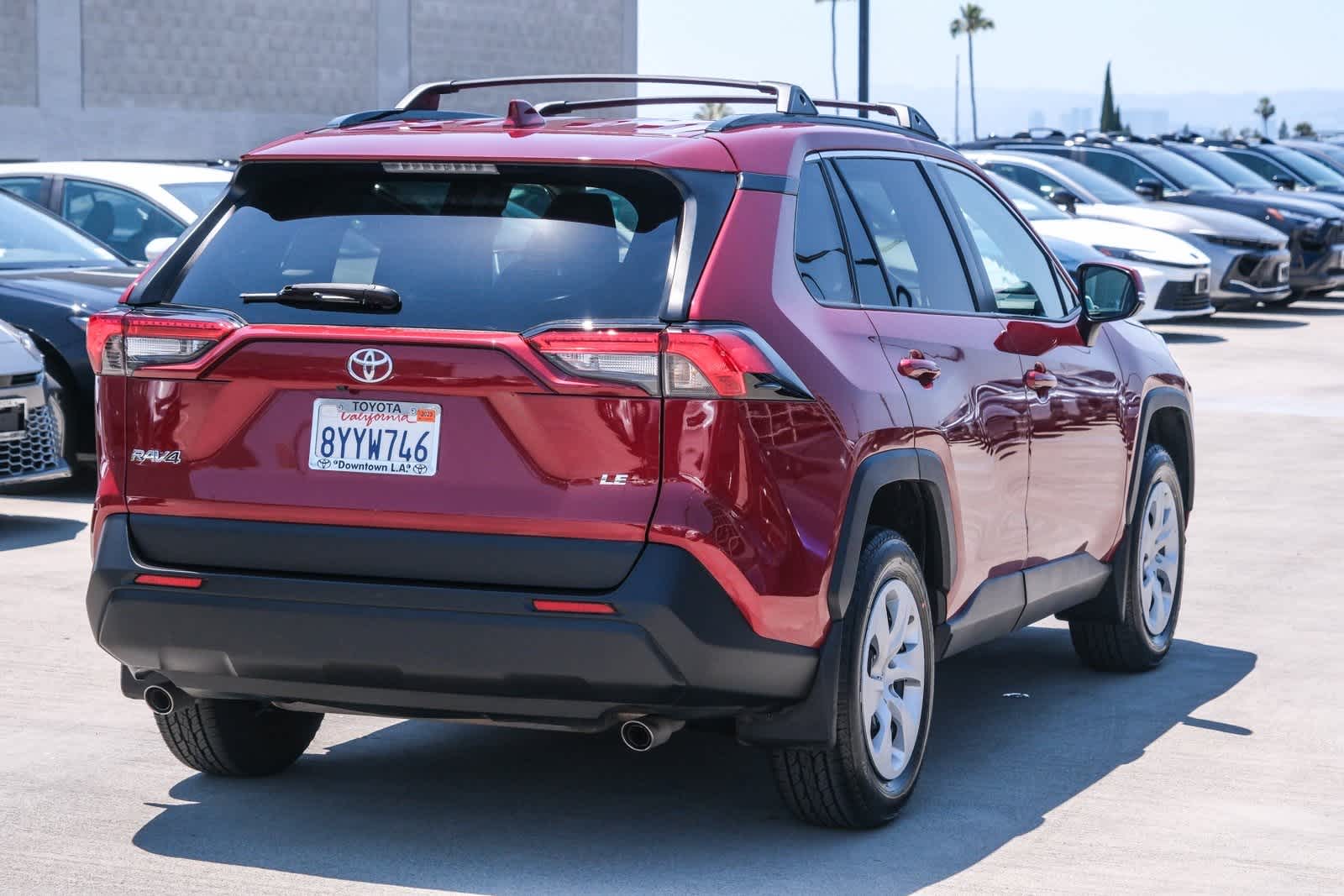 Thumbnail: 2021 Toyota RAV4 - 4