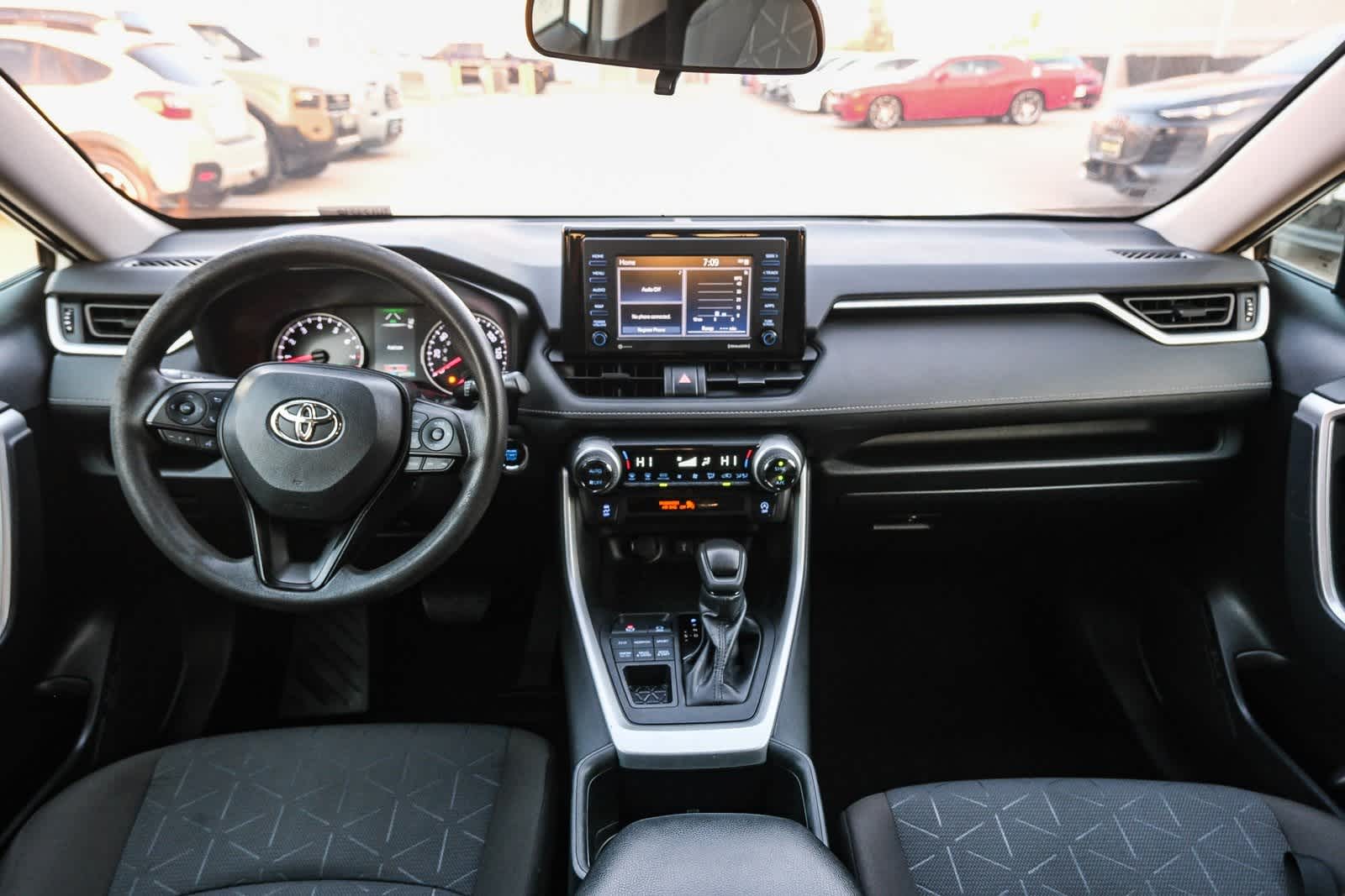 Thumbnail: 2022 Toyota RAV4 - 13