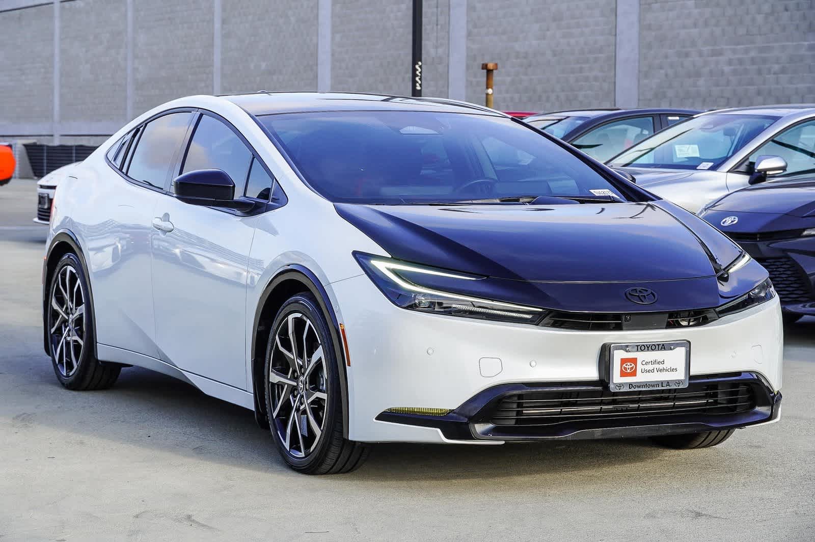 2024 Toyota Prius Prime Premium 3