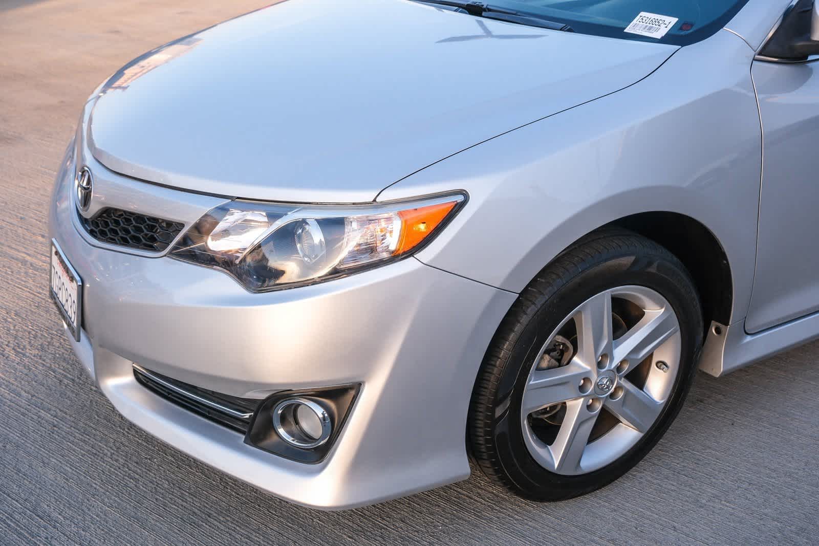 Thumbnail: 2014 Toyota Camry - 12