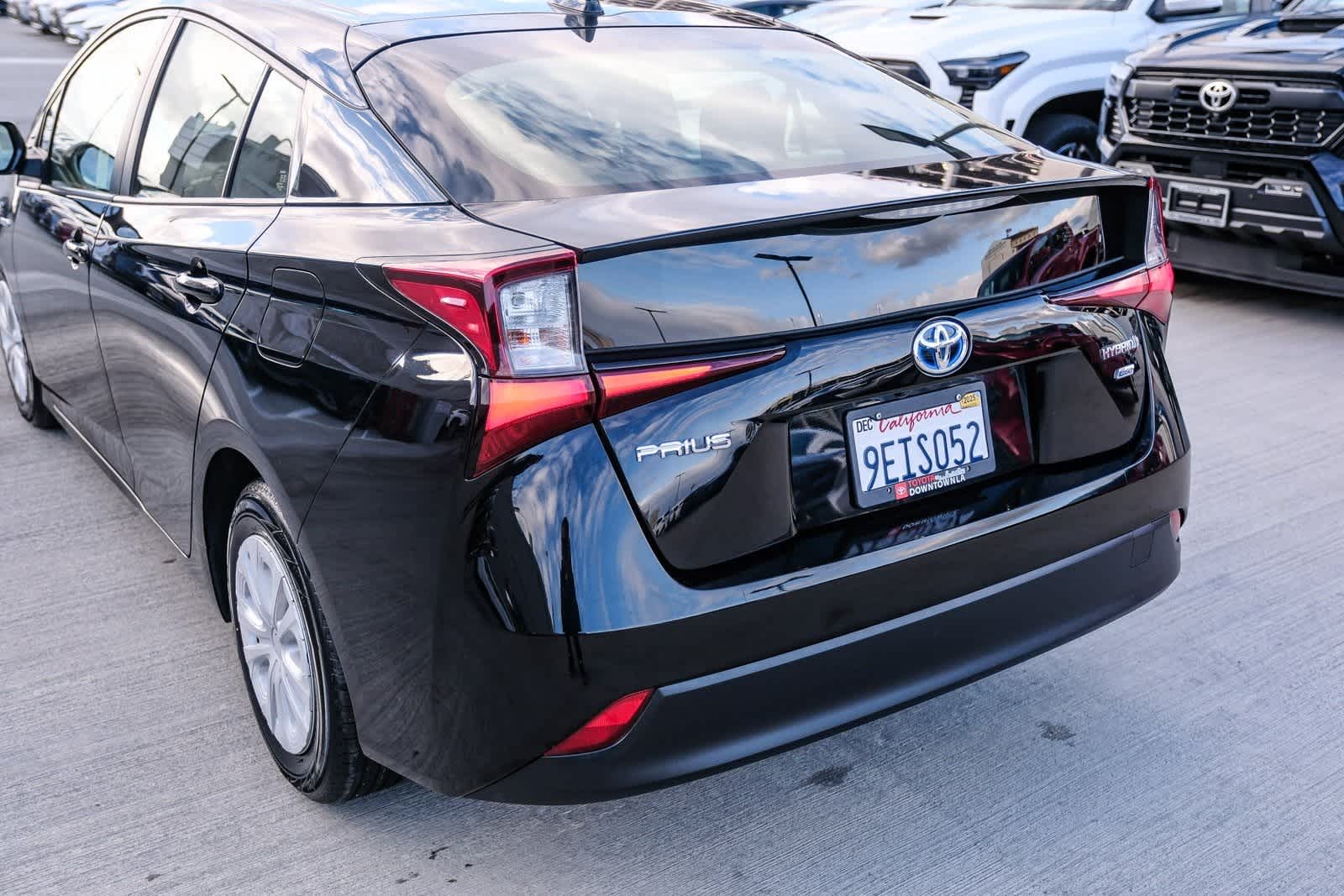 Thumbnail: 2022 Toyota Prius - 8