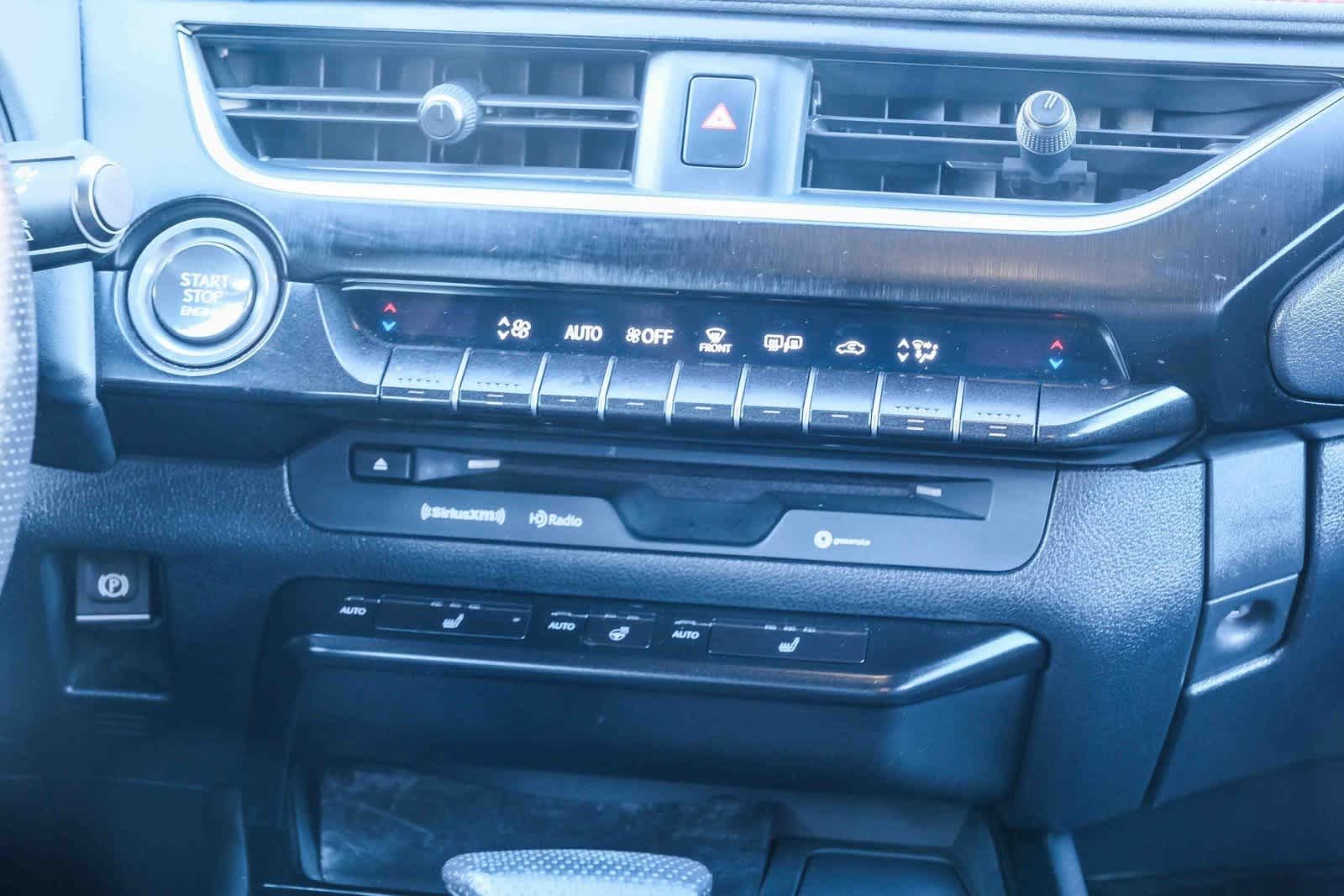 Thumbnail: 2019 Lexus UX - 16