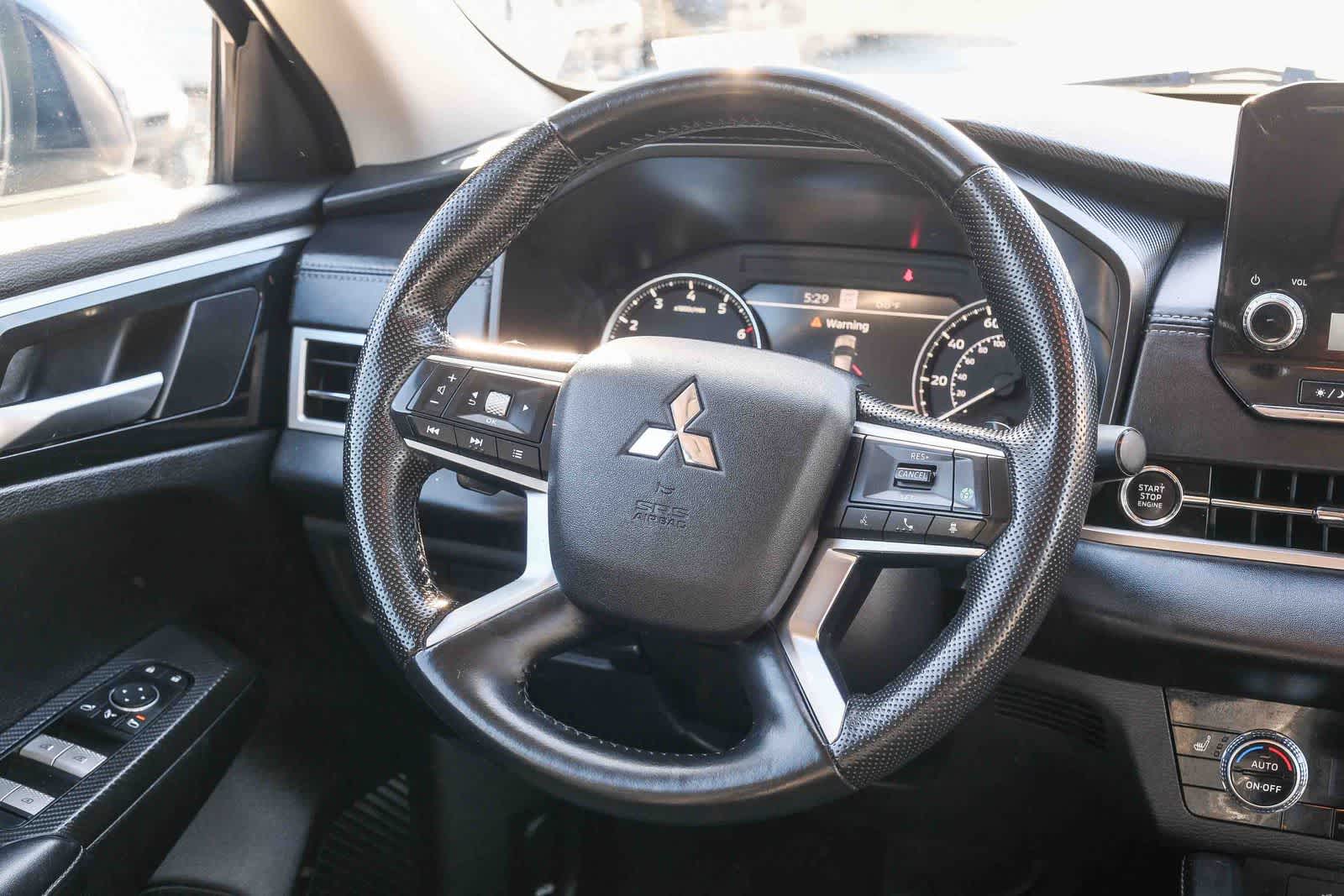 Thumbnail: 2024 Mitsubishi Outlander - 13