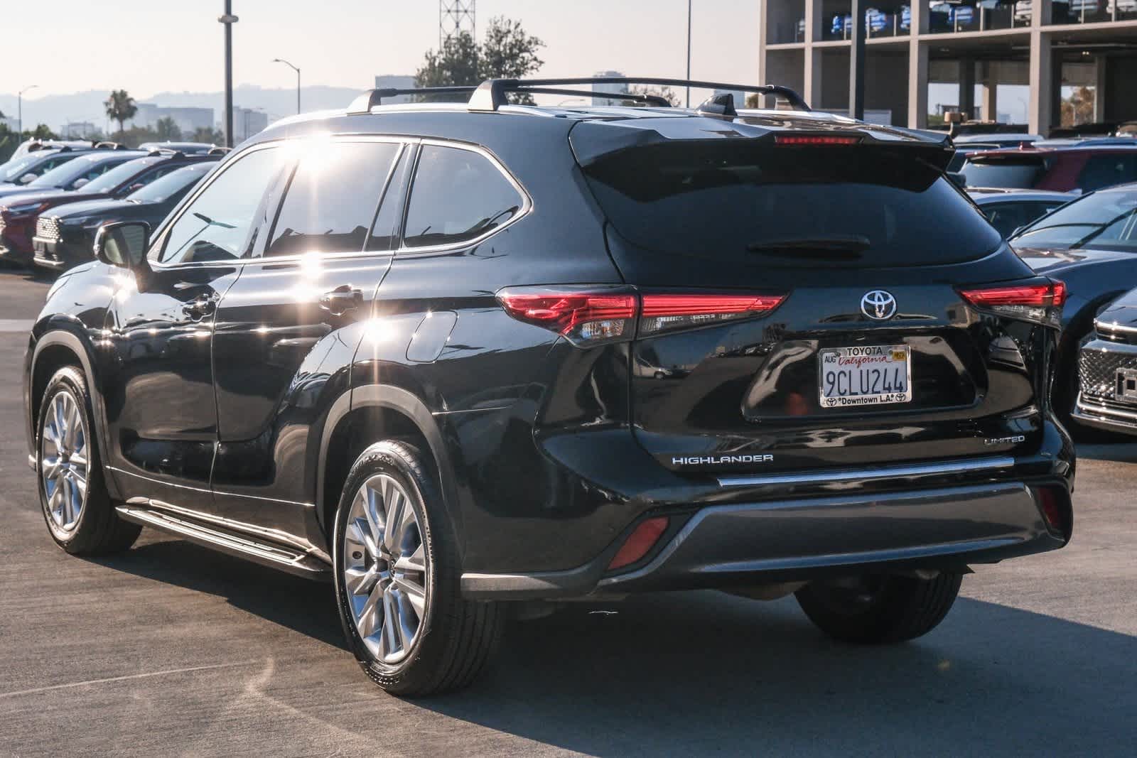 Thumbnail: 2022 Toyota Highlander - 6