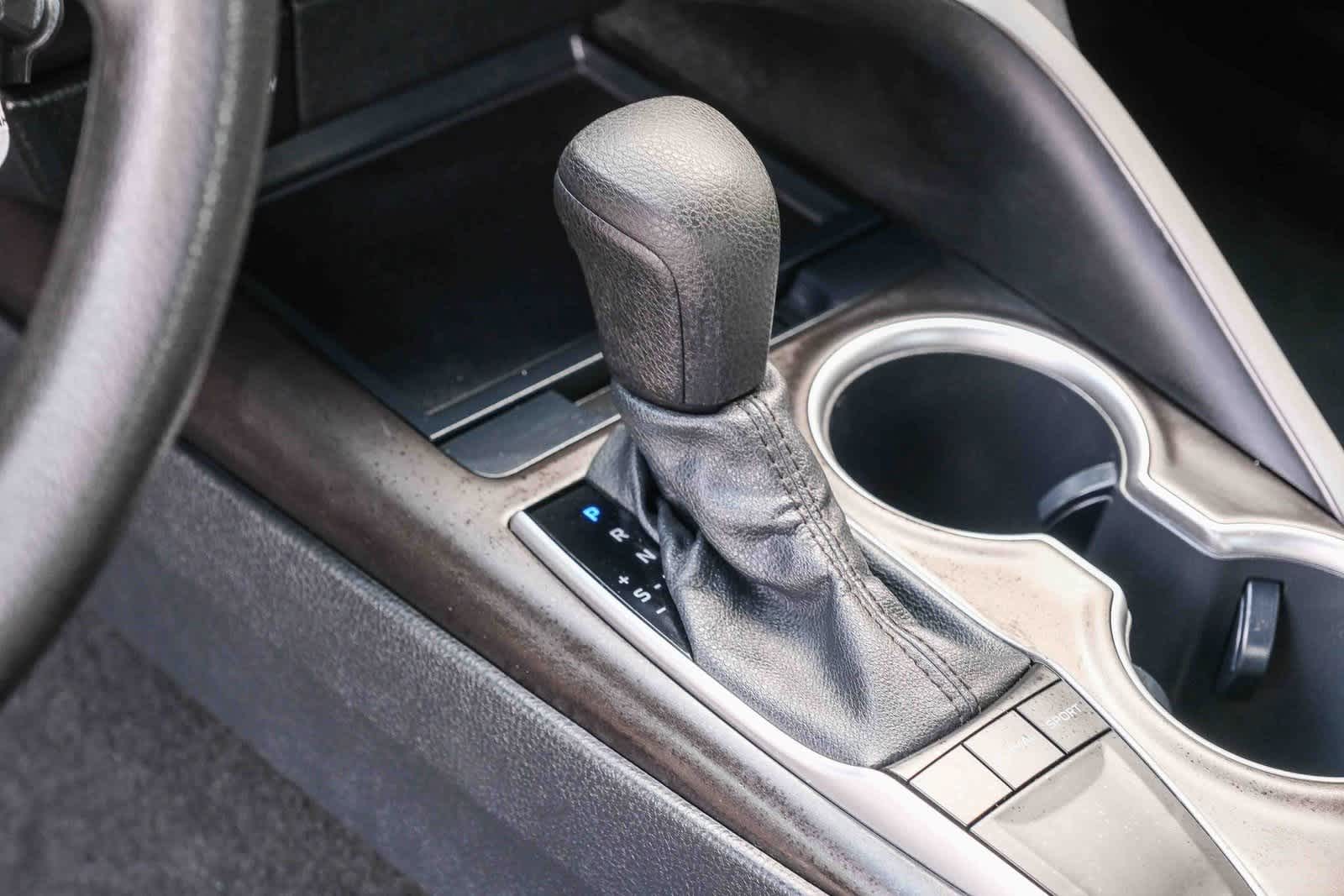 Thumbnail: 2022 Toyota Camry - 21