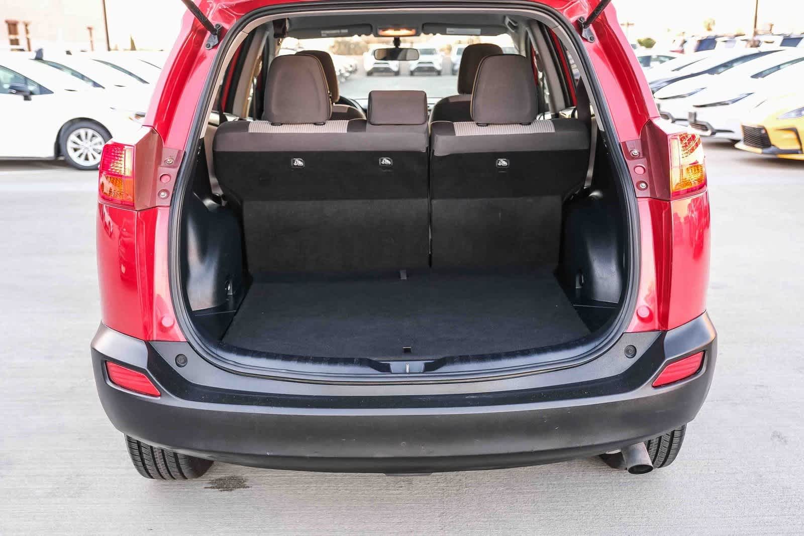 Thumbnail: 2015 Toyota RAV4 - 26