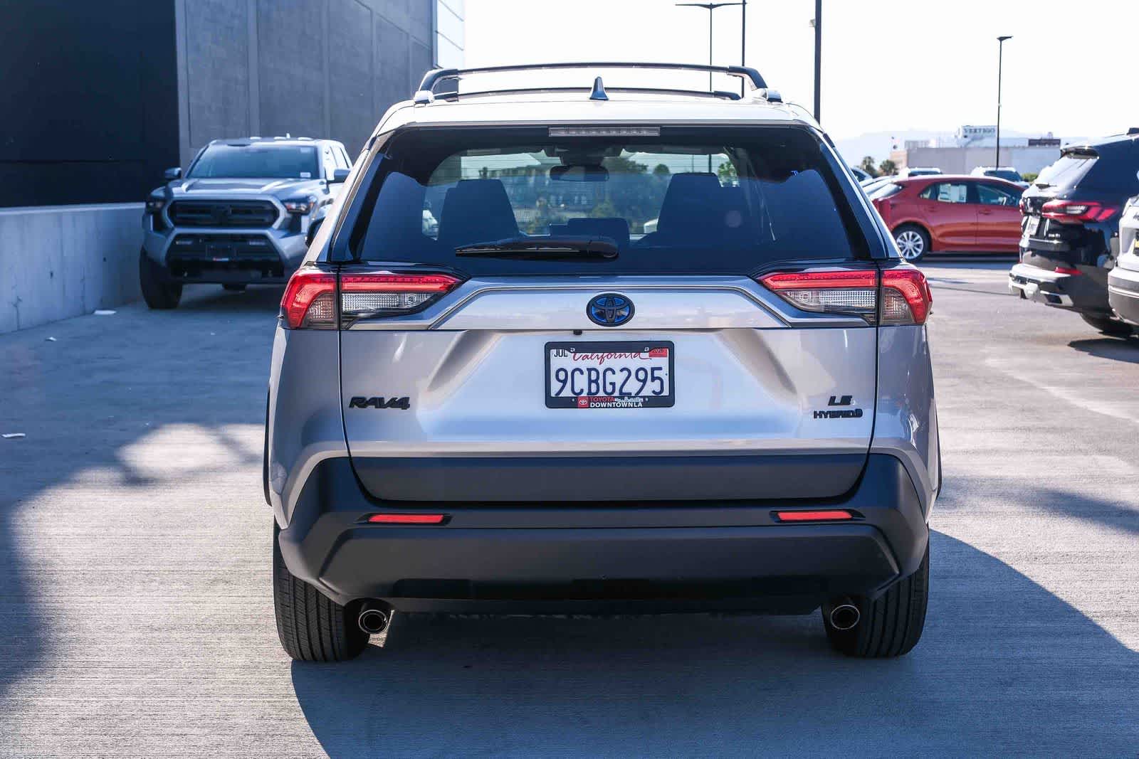 Thumbnail: 2022 Toyota RAV4 - 5