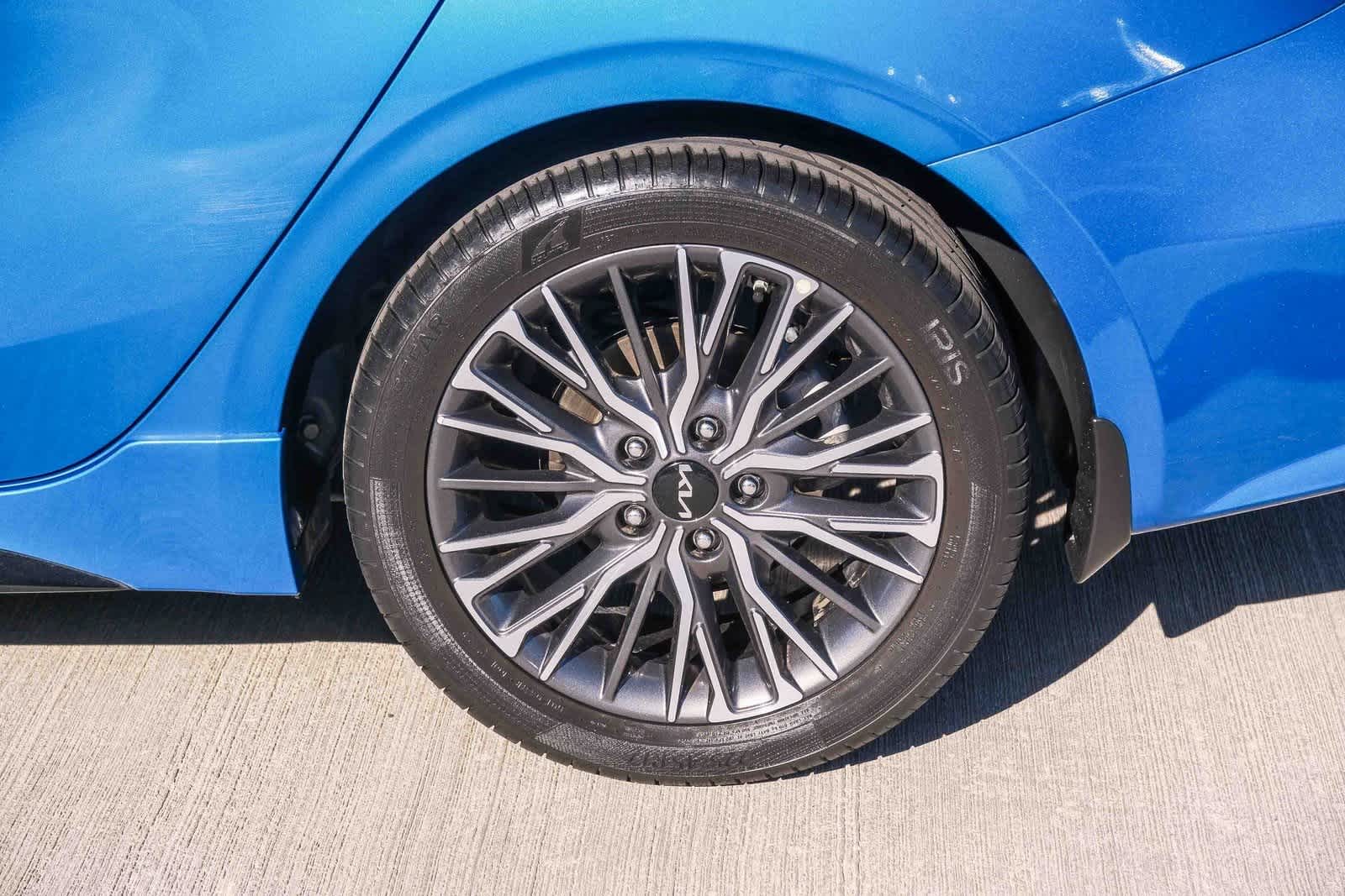 Thumbnail: 2023 Kia Forte - 9