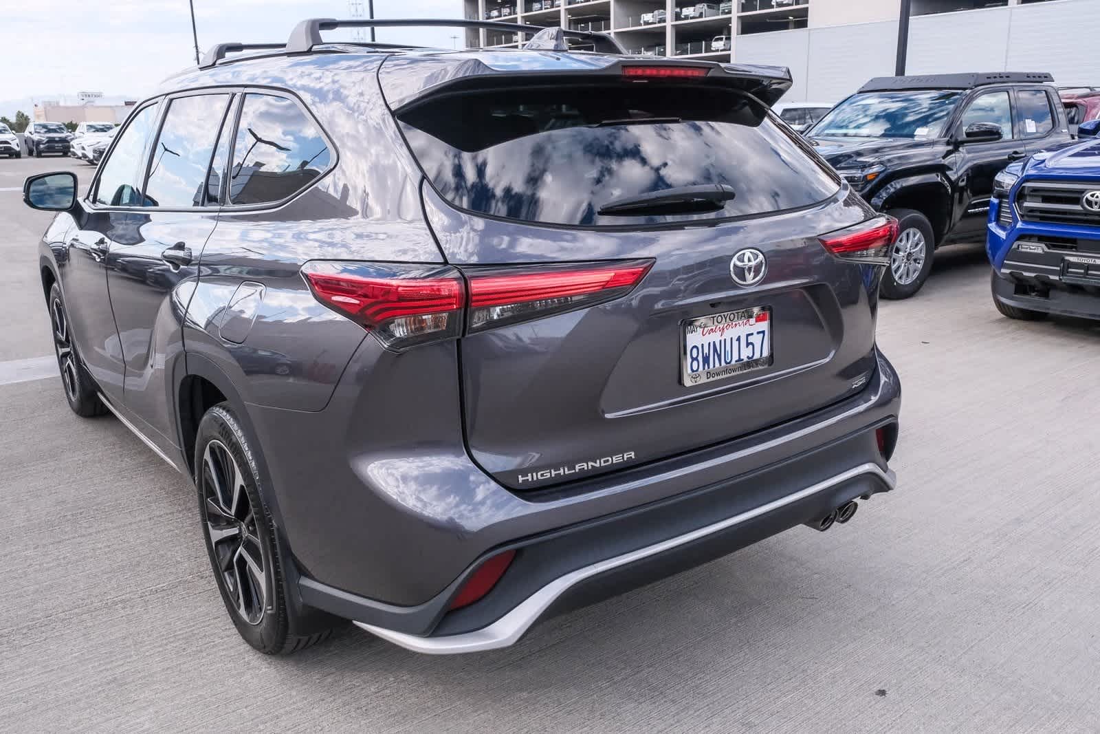 Thumbnail: 2021 Toyota Highlander - 7