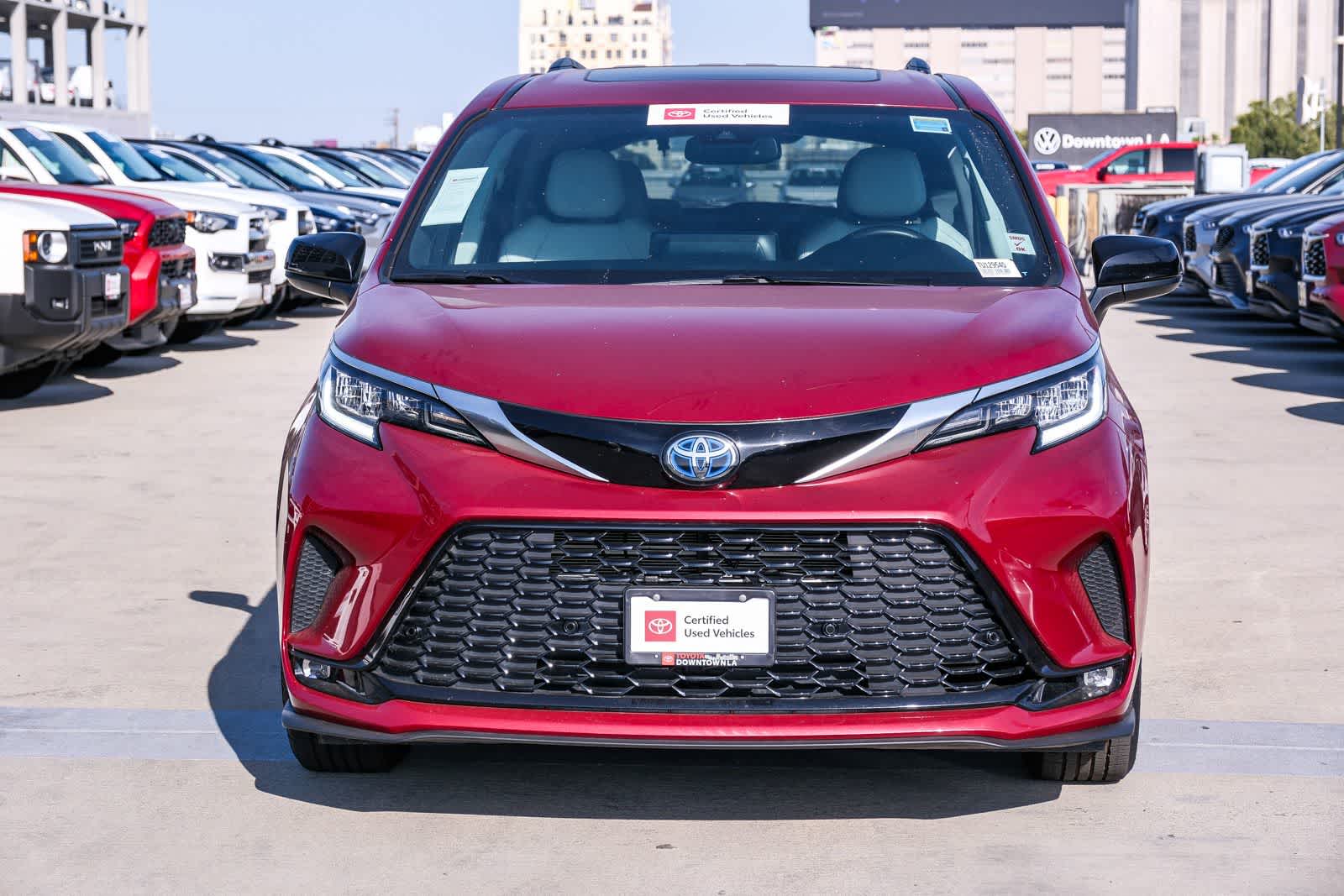 Thumbnail: 2021 Toyota Sienna - 2