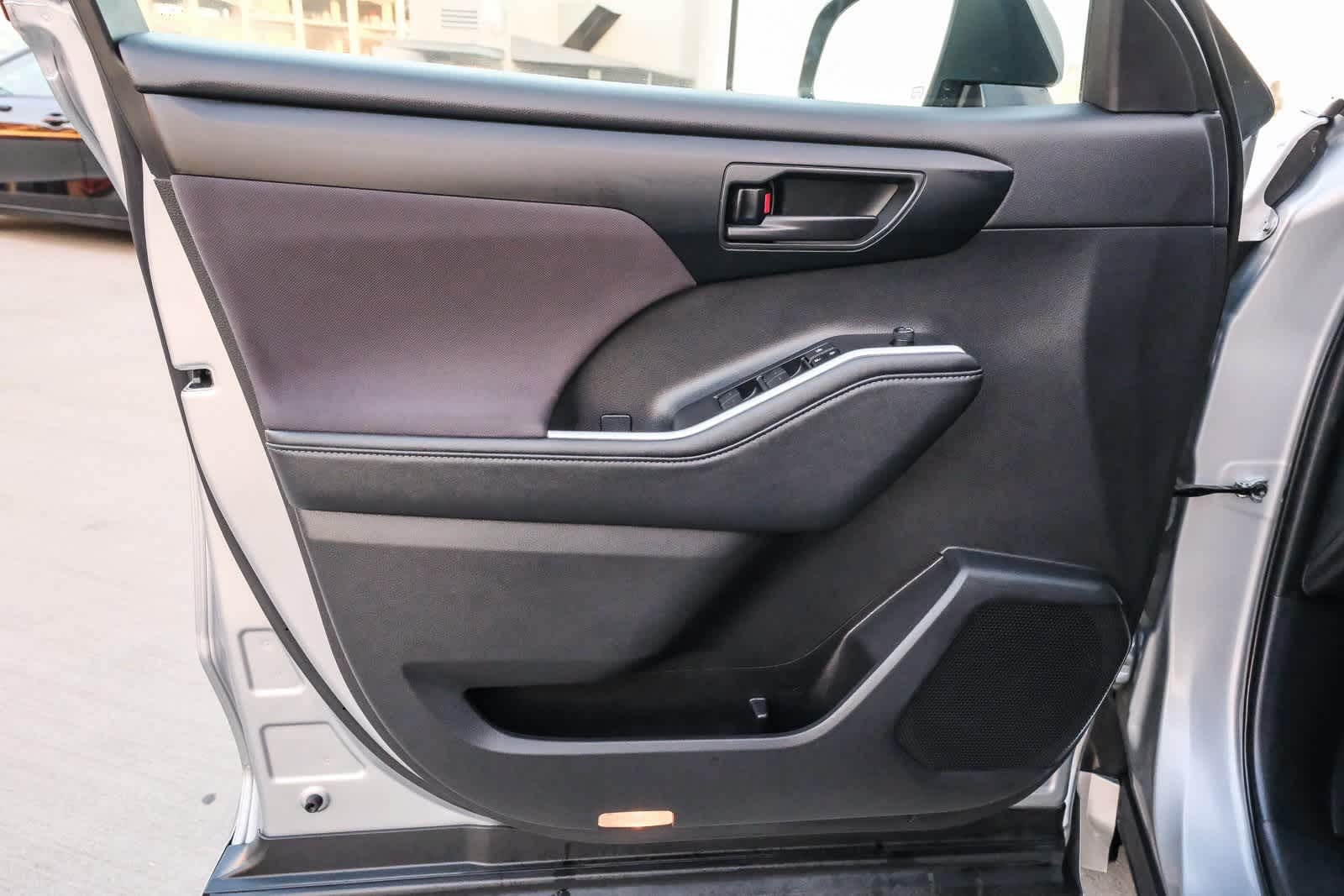 Thumbnail: 2024 Toyota Highlander - 22