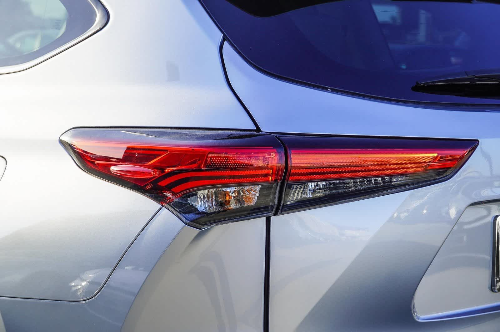 Thumbnail: 2021 Toyota Highlander - 7