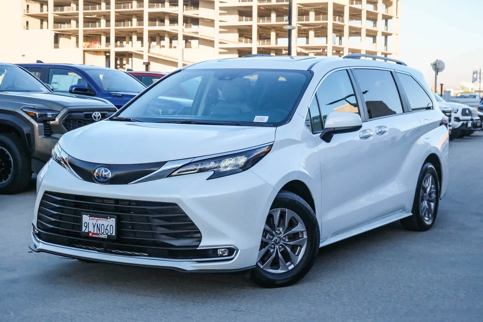 Thumbnail: 2024 Toyota Sienna - 1