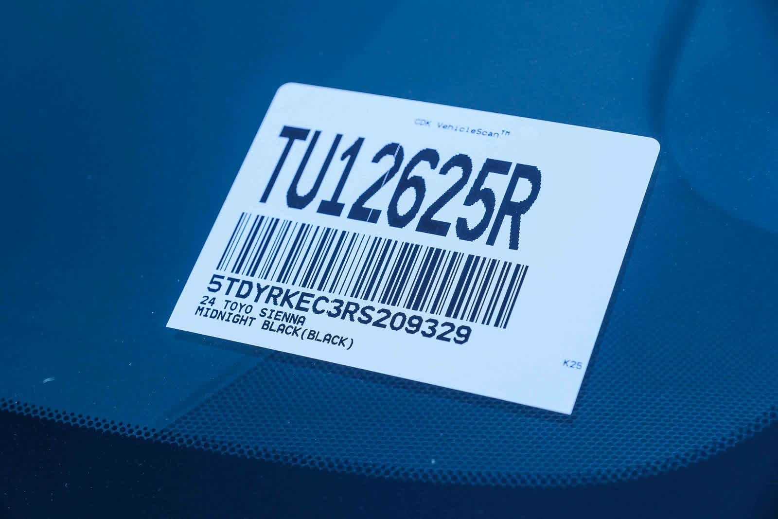 Thumbnail: 2024 Toyota Sienna - 24