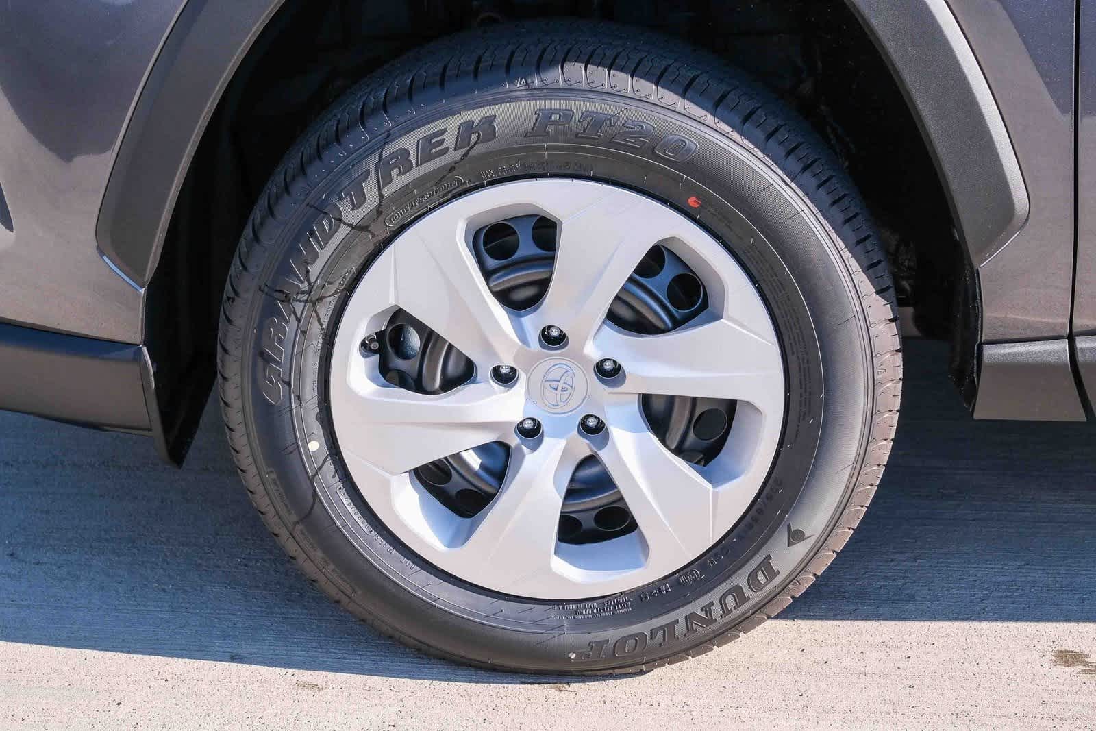 Thumbnail: 2025 Toyota RAV4 - 10