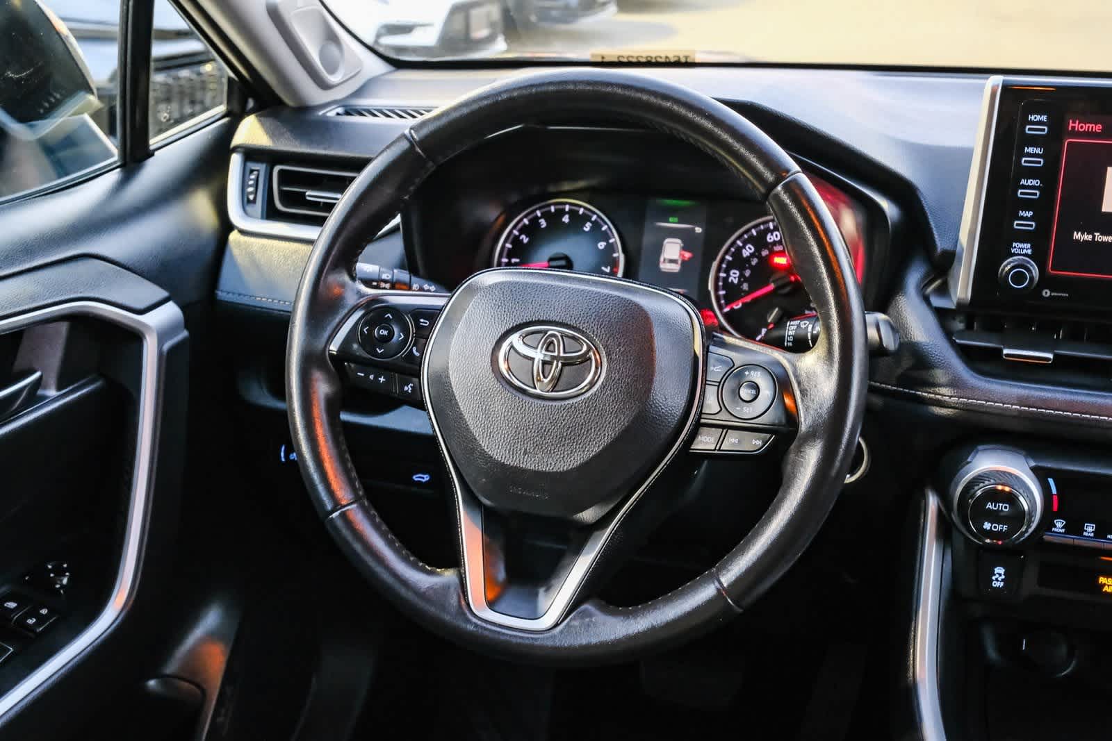 Thumbnail: 2021 Toyota RAV4 - 16