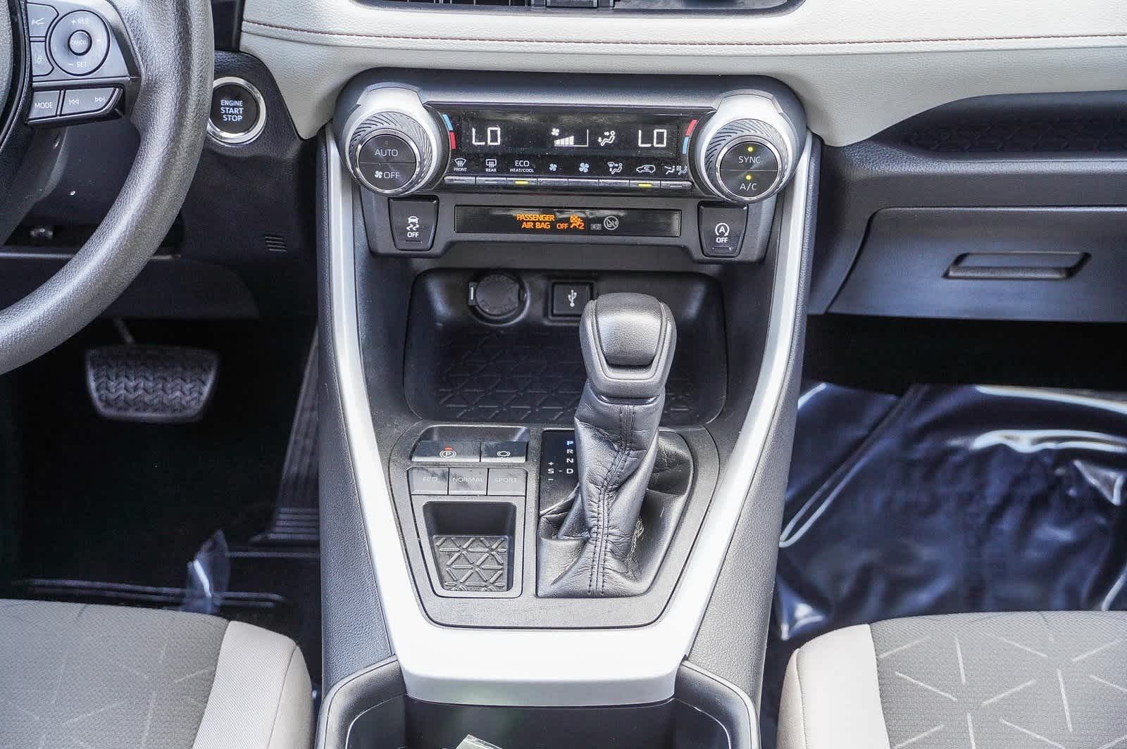 2021 Toyota RAV4 XLE 15