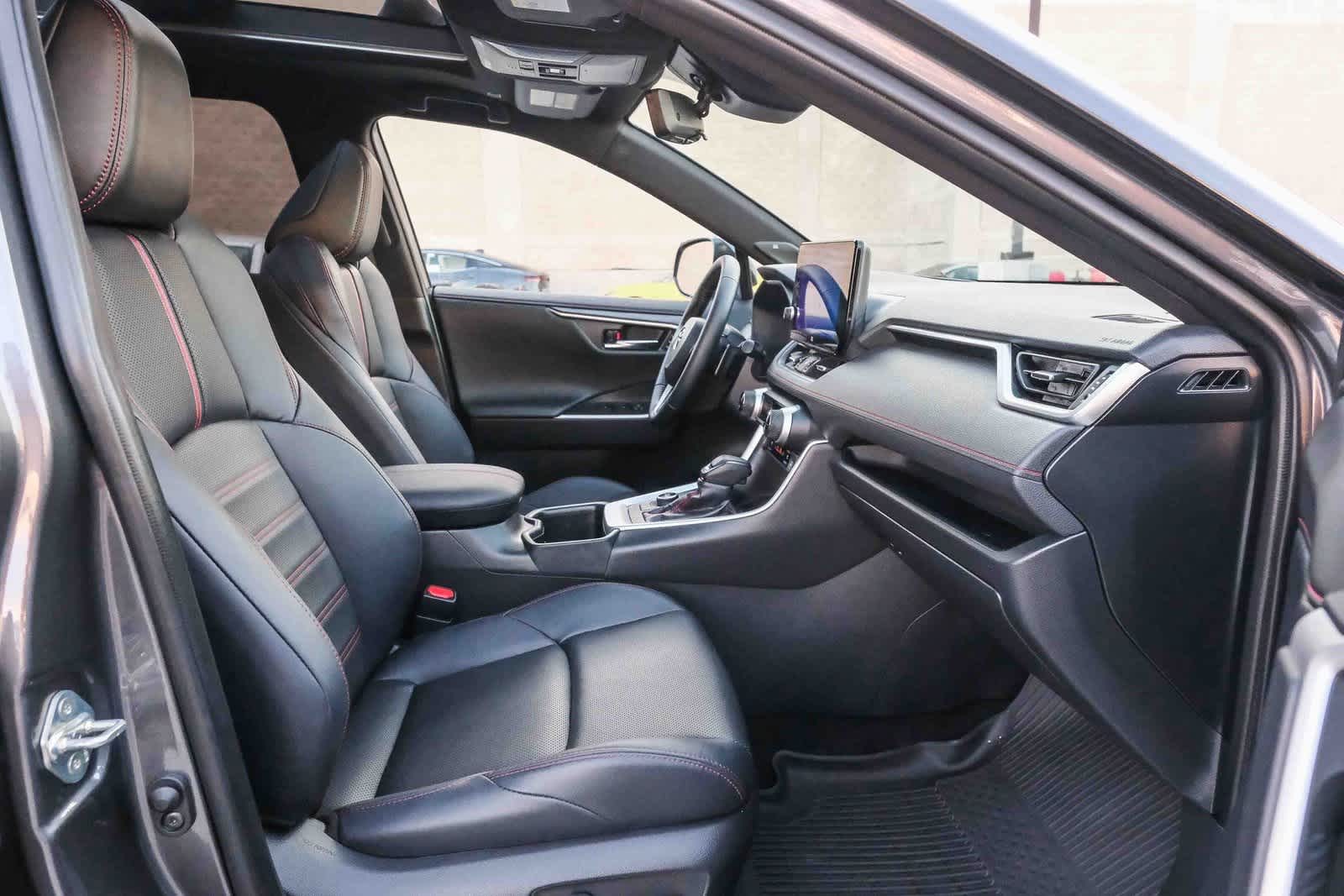 Thumbnail: 2025 Toyota RAV4 - 18