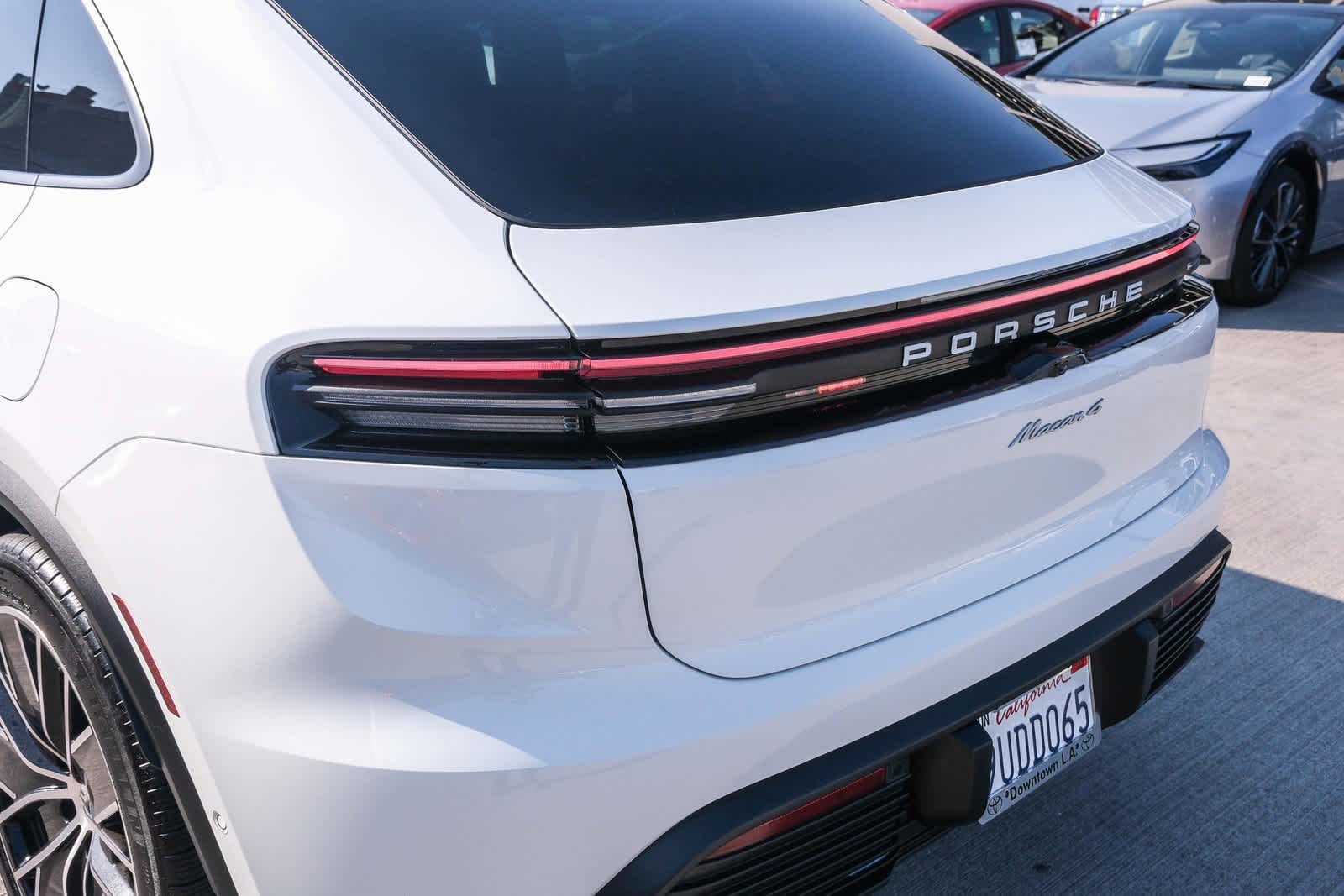 Thumbnail: 2024 Porsche Macan - 8