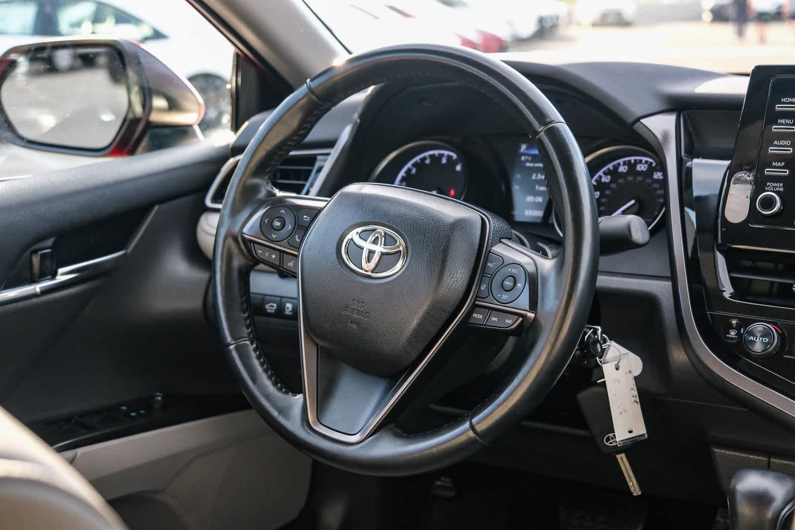 Thumbnail: 2022 Toyota Camry - 16