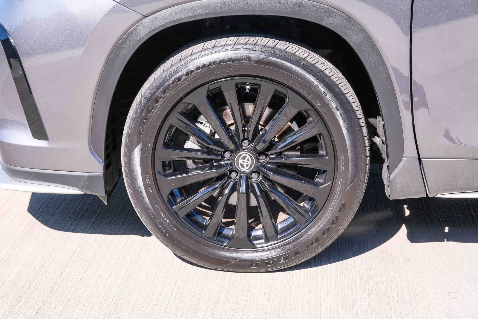 Thumbnail: 2025 Toyota Highlander - 10