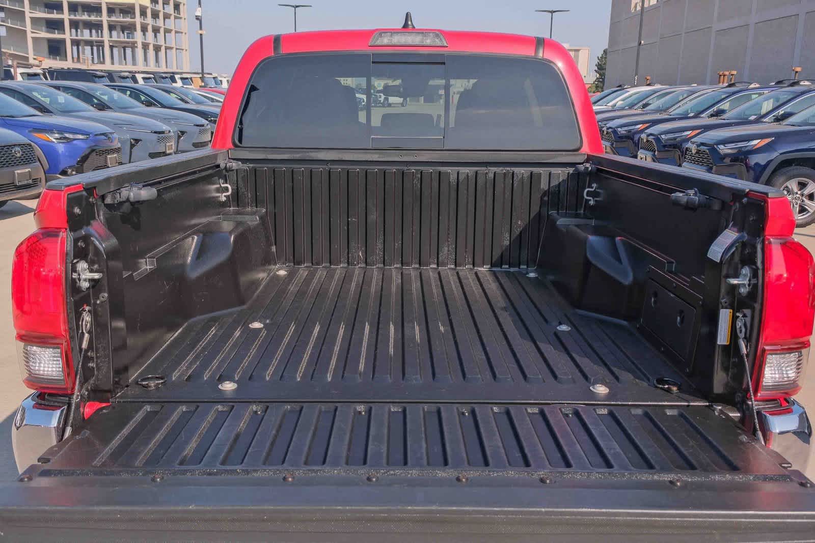 Thumbnail: 2022 Toyota Tacoma - 25