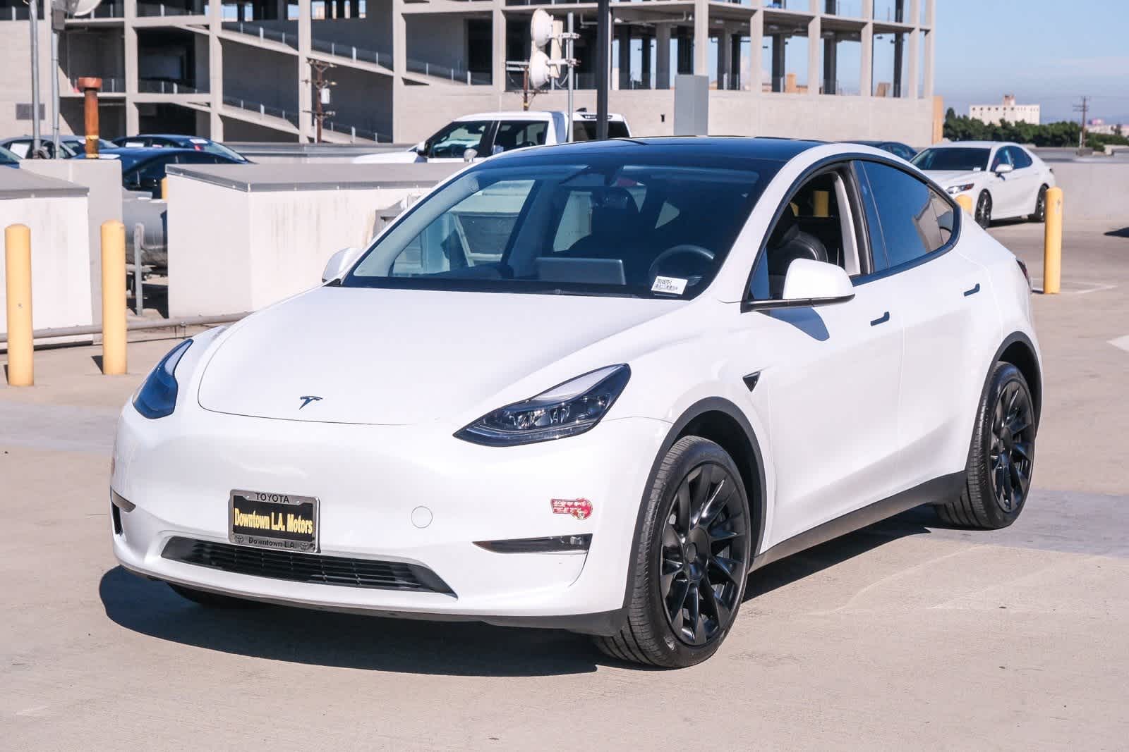 Thumbnail: 2023 Tesla Model Y - 1