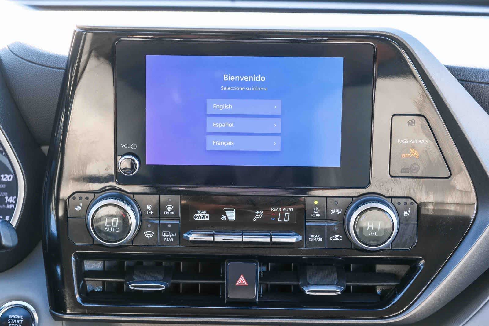 Thumbnail: 2023 Toyota Highlander - 15