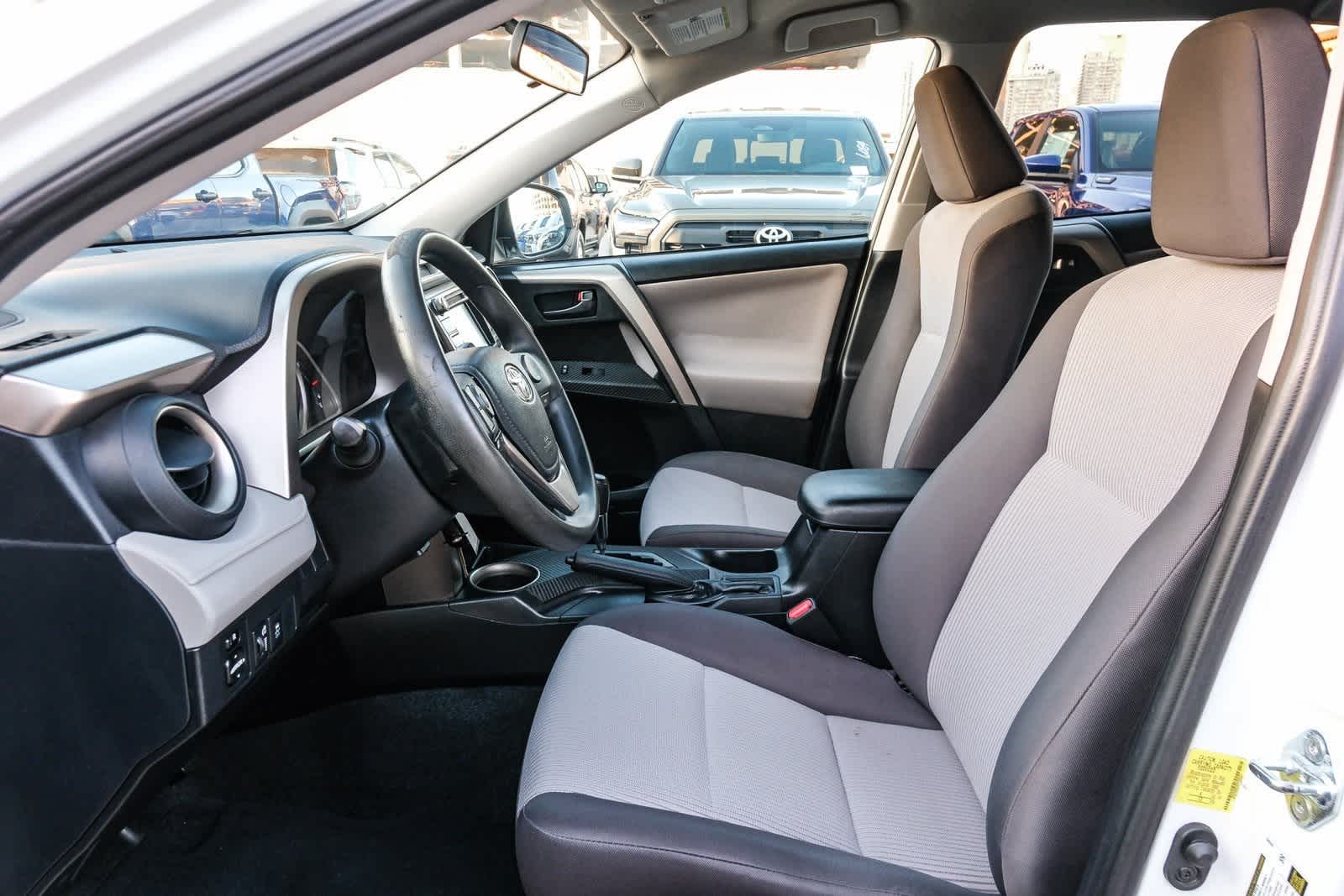 Thumbnail: 2015 Toyota RAV4 - 20