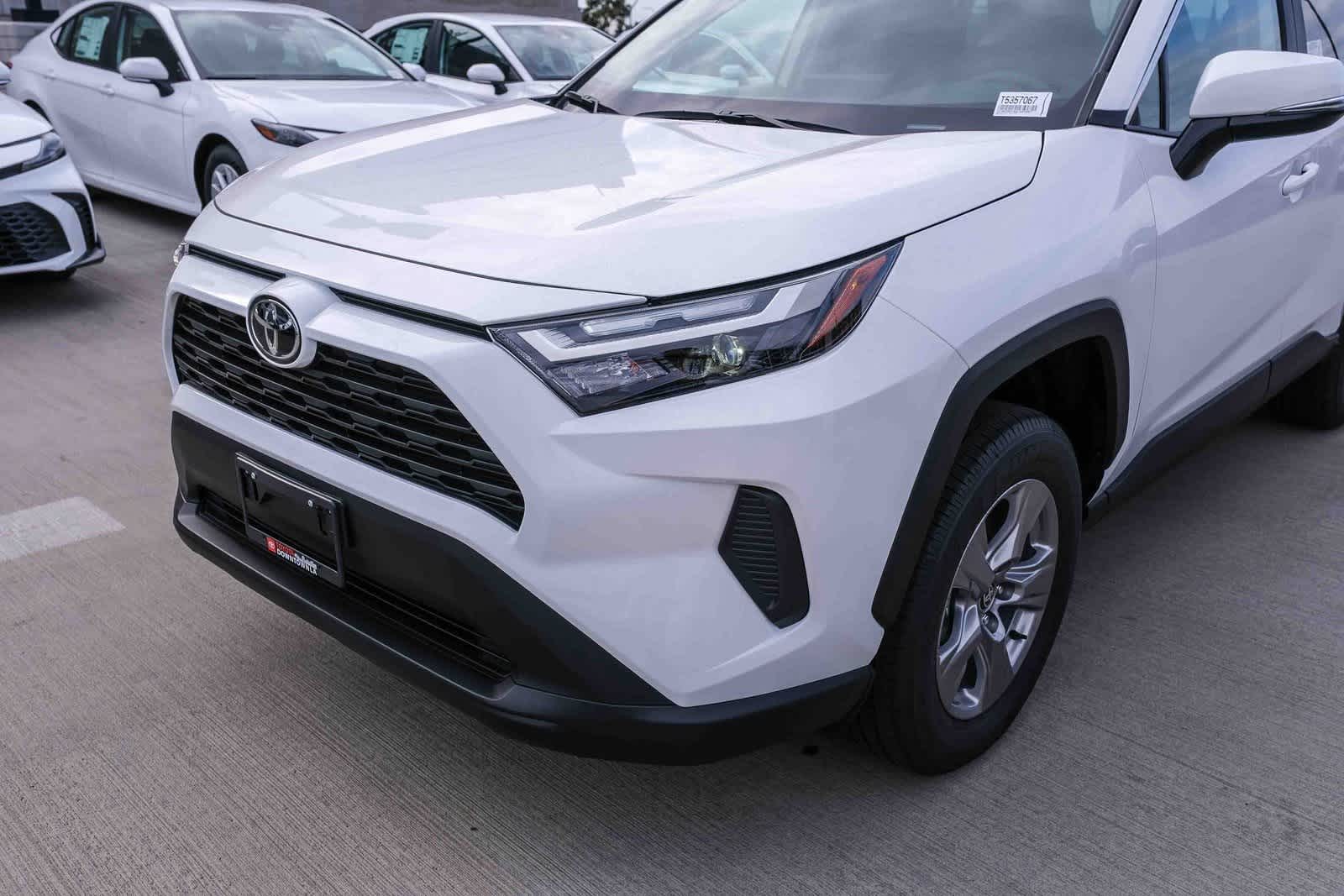 Thumbnail: 2025 Toyota RAV4 - 12