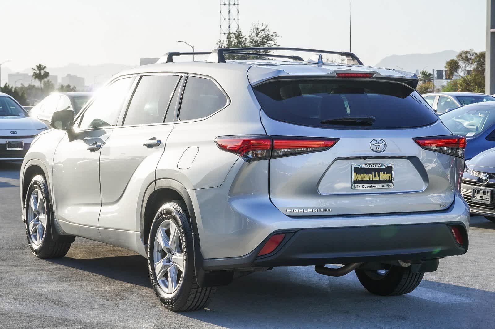 Thumbnail: 2021 Toyota Highlander - 6
