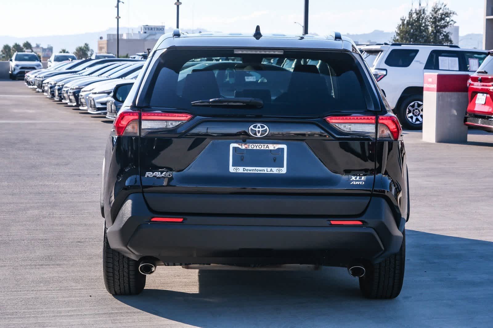 Thumbnail: 2022 Toyota RAV4 - 5