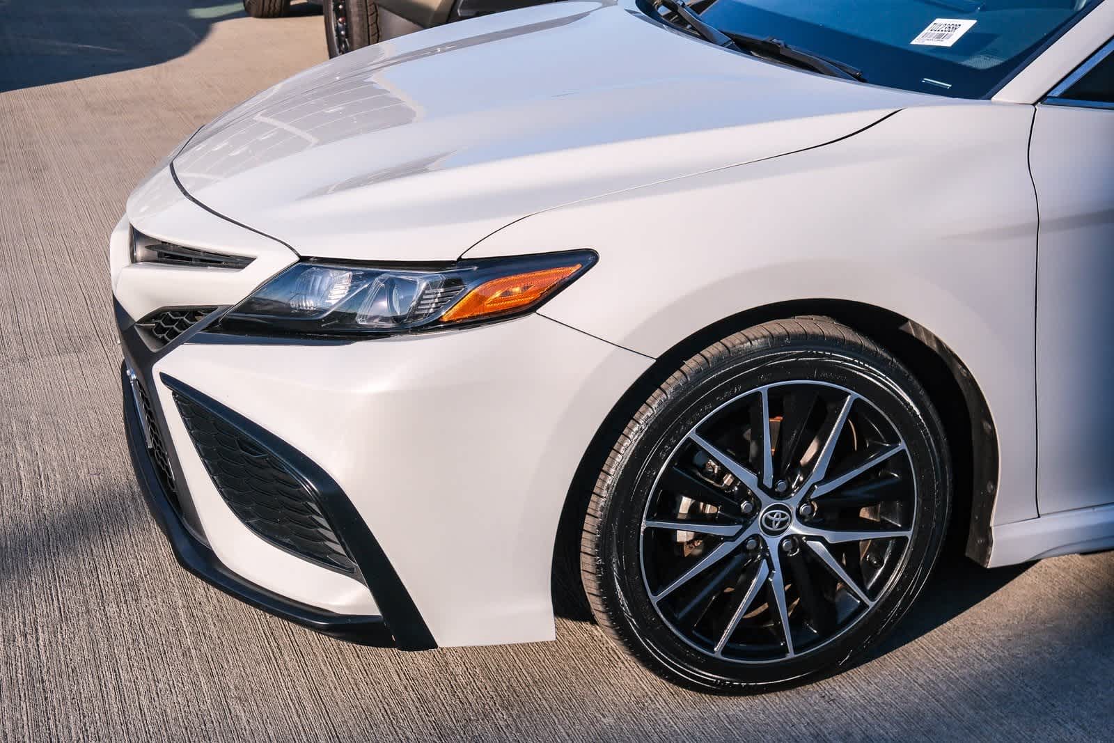 Thumbnail: 2023 Toyota Camry - 12