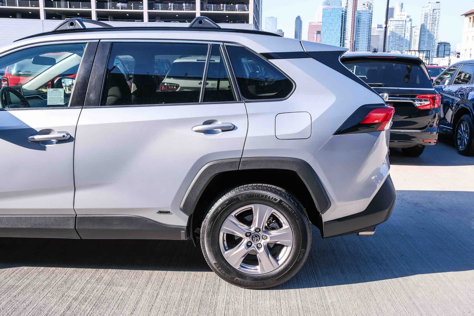 Thumbnail: 2022 Toyota RAV4 - 8