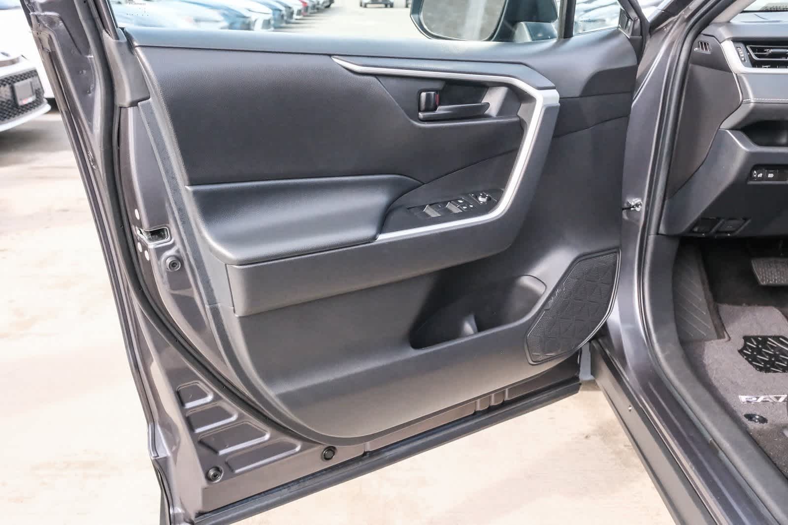 Thumbnail: 2023 Toyota RAV4 - 23