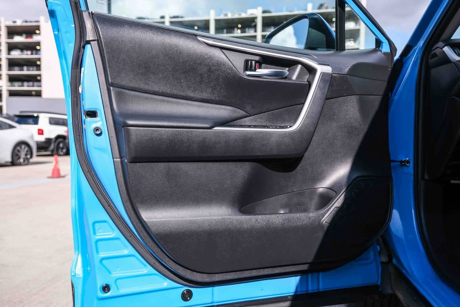 Thumbnail: 2021 Toyota RAV4 - 24