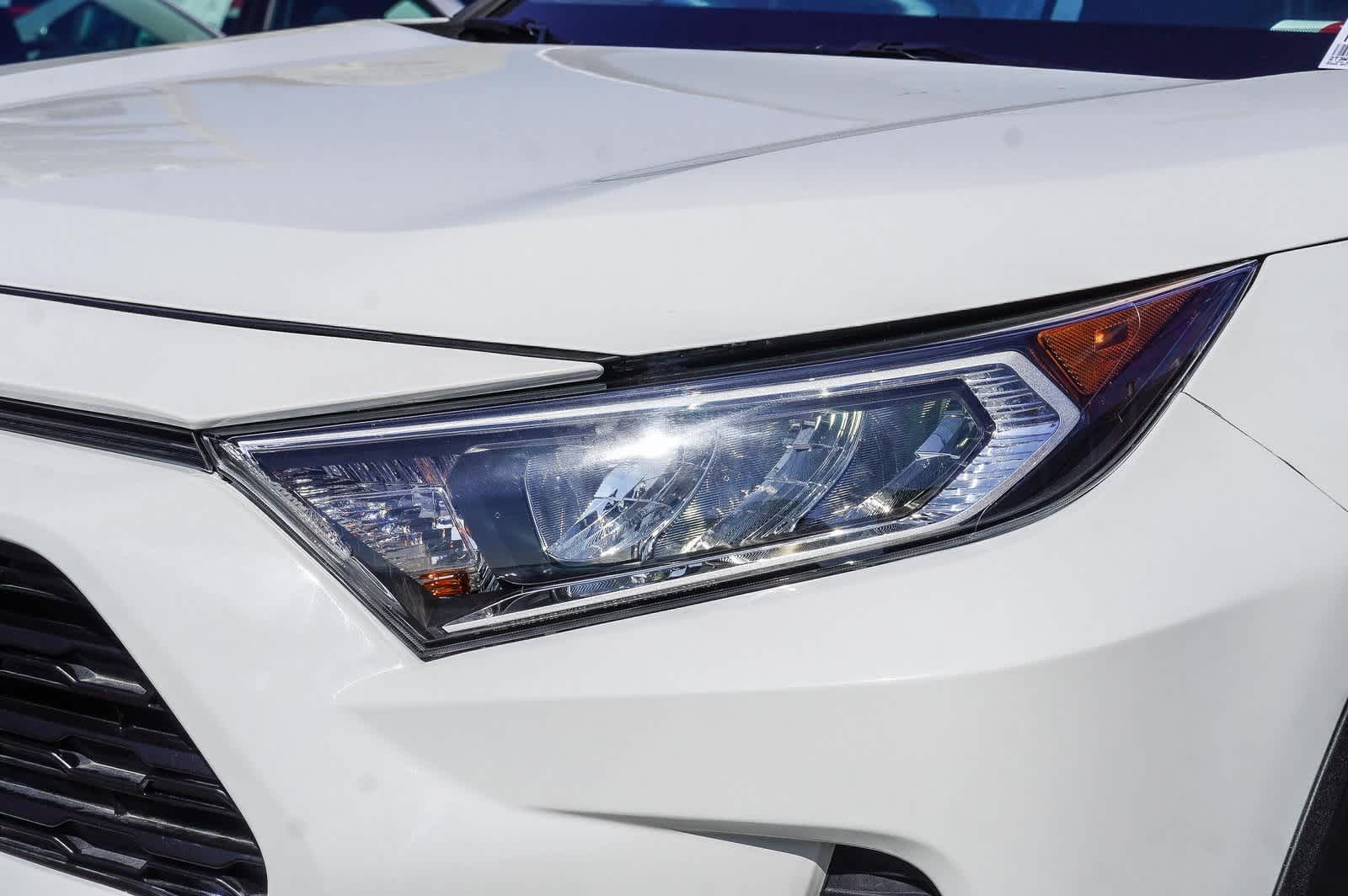 2021 Toyota RAV4 XLE 11