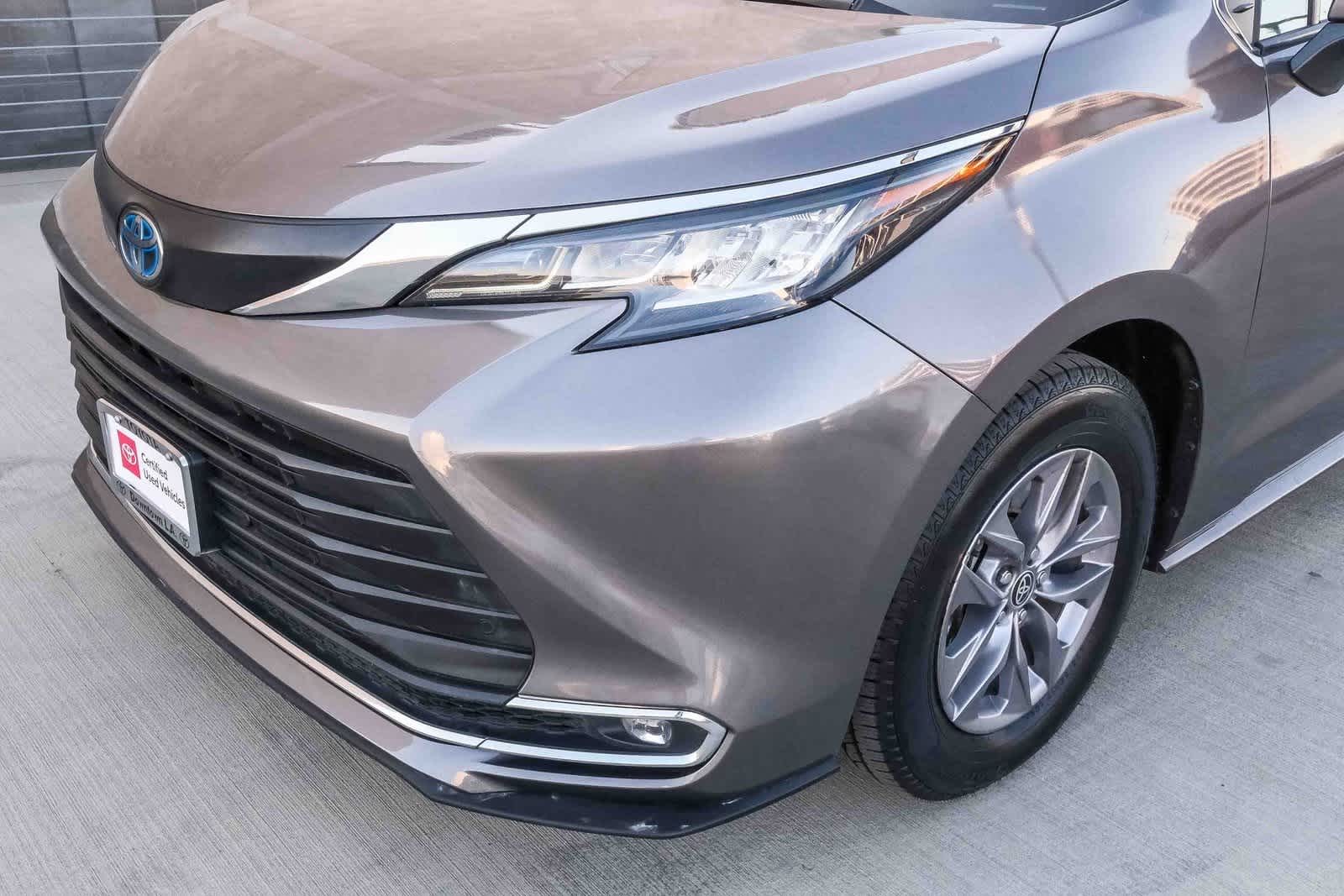 Thumbnail: 2023 Toyota Sienna - 12