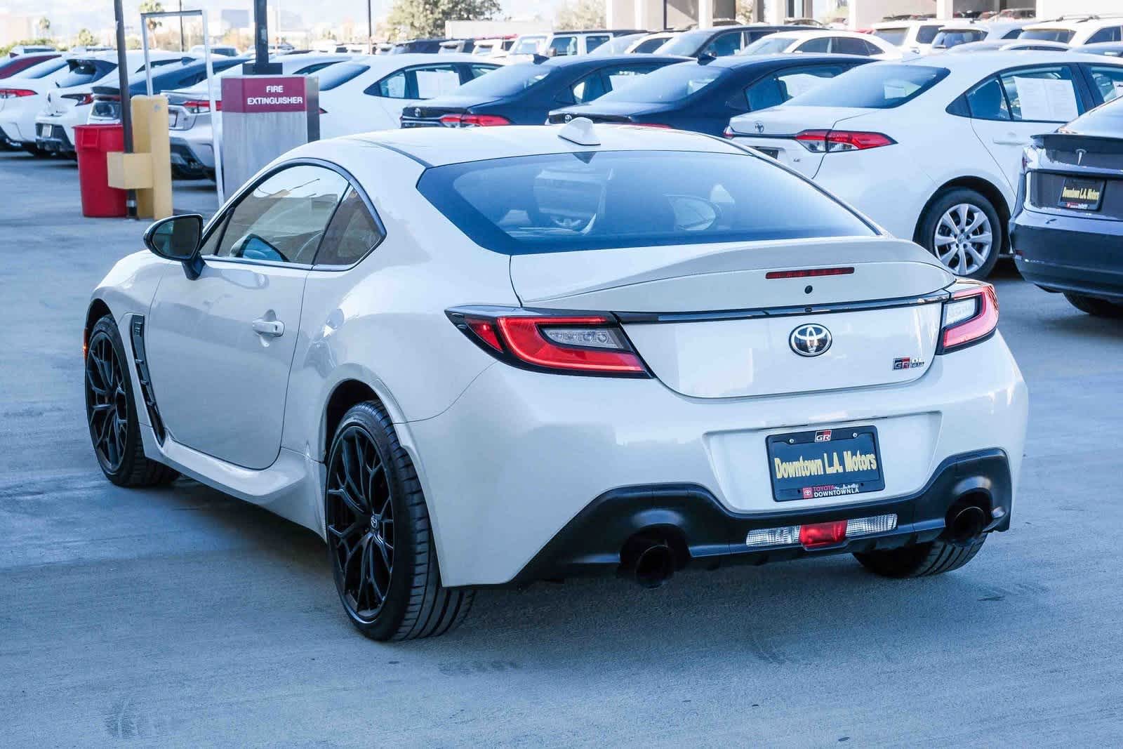 Thumbnail: 2025 Toyota GR86 - 6