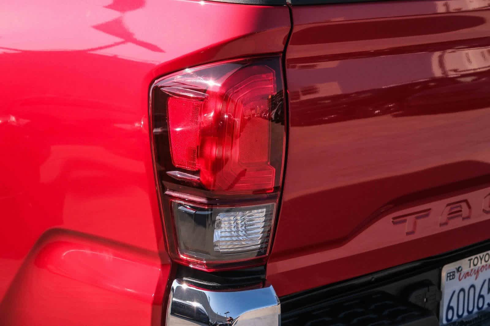 Thumbnail: 2022 Toyota Tacoma - 7