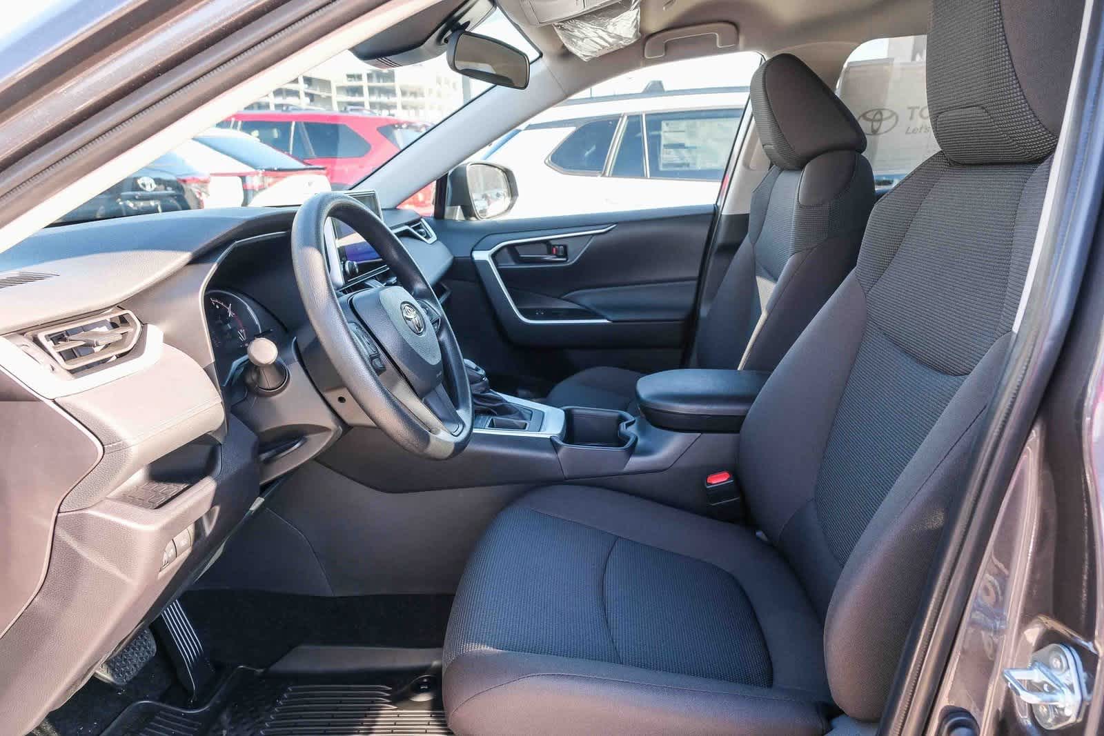 Thumbnail: 2025 Toyota RAV4 - 20