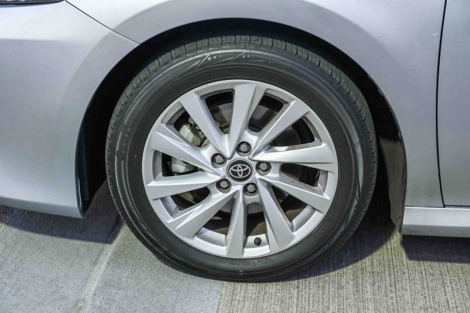 Thumbnail: 2023 Toyota Camry - 10