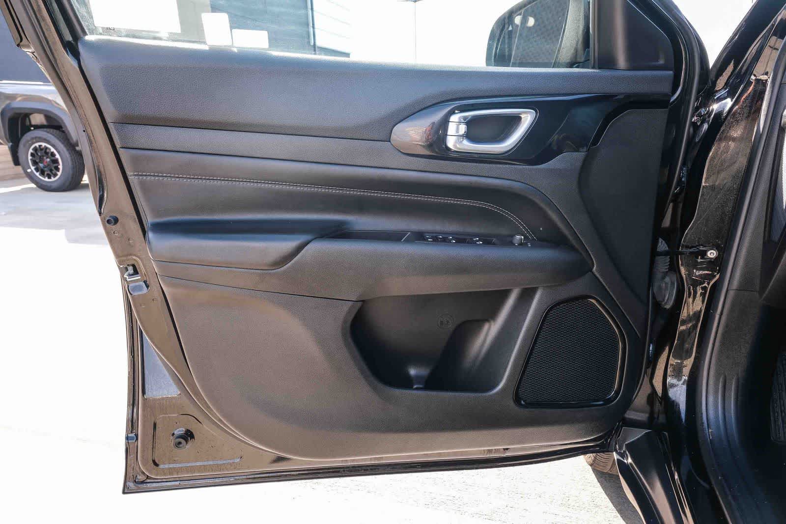 Thumbnail: 2024 Jeep Compass - 22