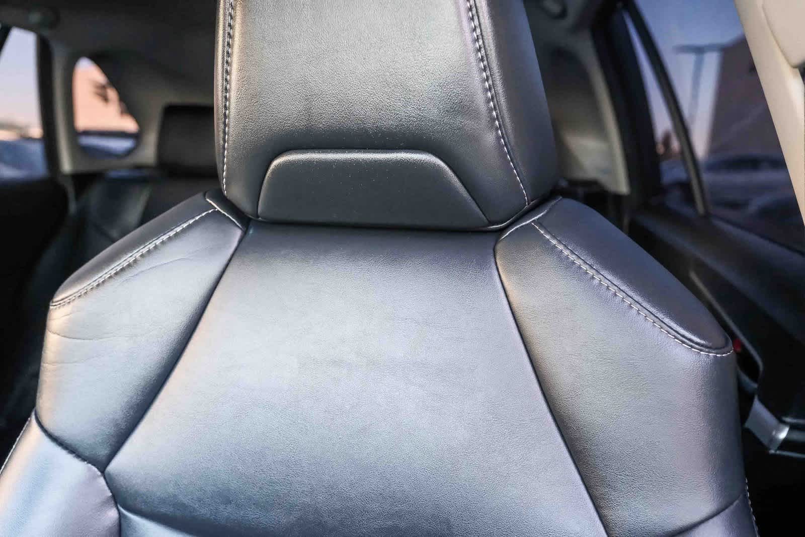 Thumbnail: 2022 Toyota RAV4 - 22