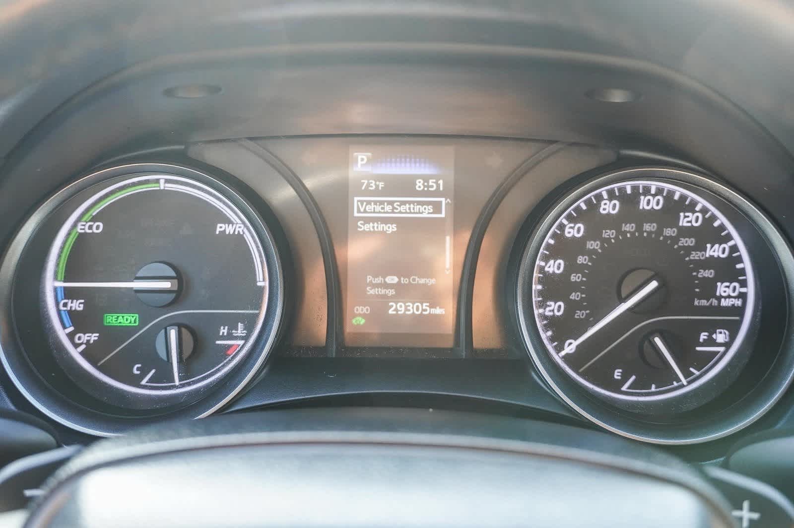 2022 Toyota Camry SE 24