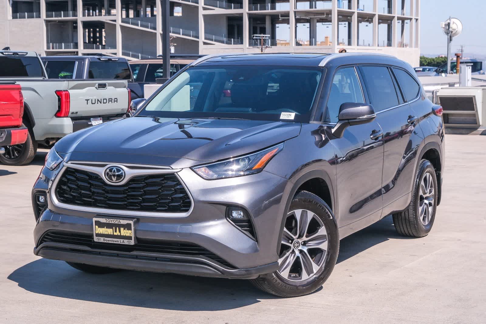 Thumbnail: 2022 Toyota Highlander - 1