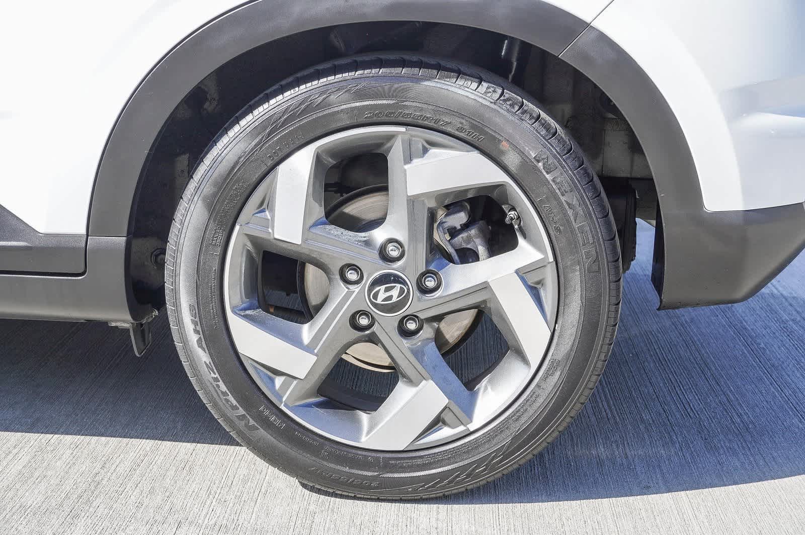 2023 Hyundai Venue SEL 9