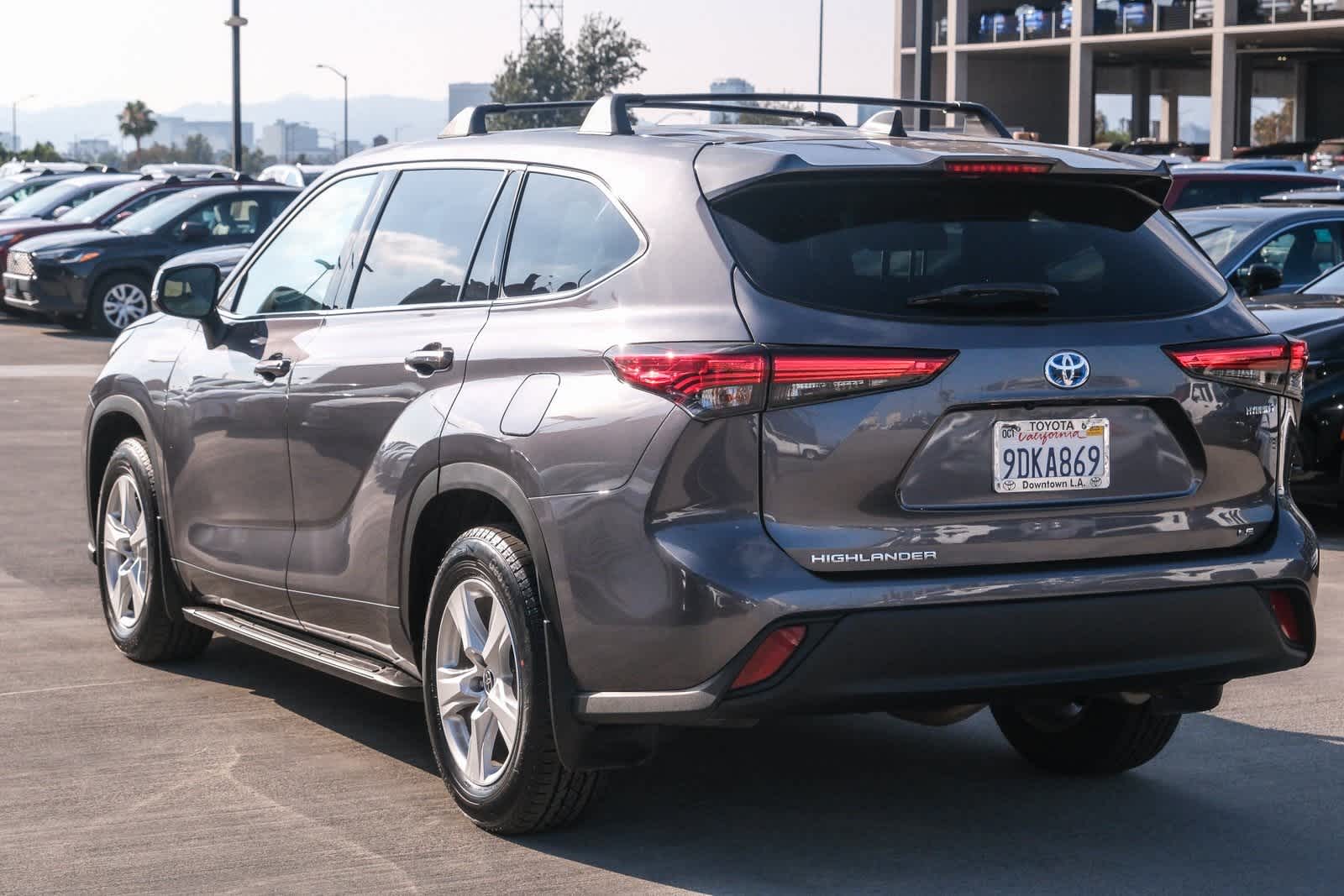 Thumbnail: 2022 Toyota Highlander - 6