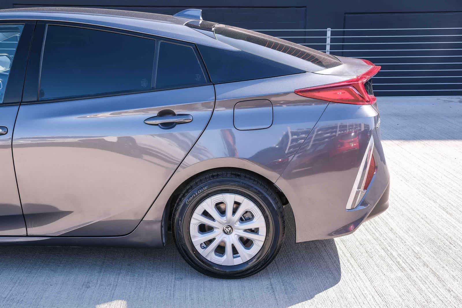 Thumbnail: 2021 Toyota Prius Prime - 8