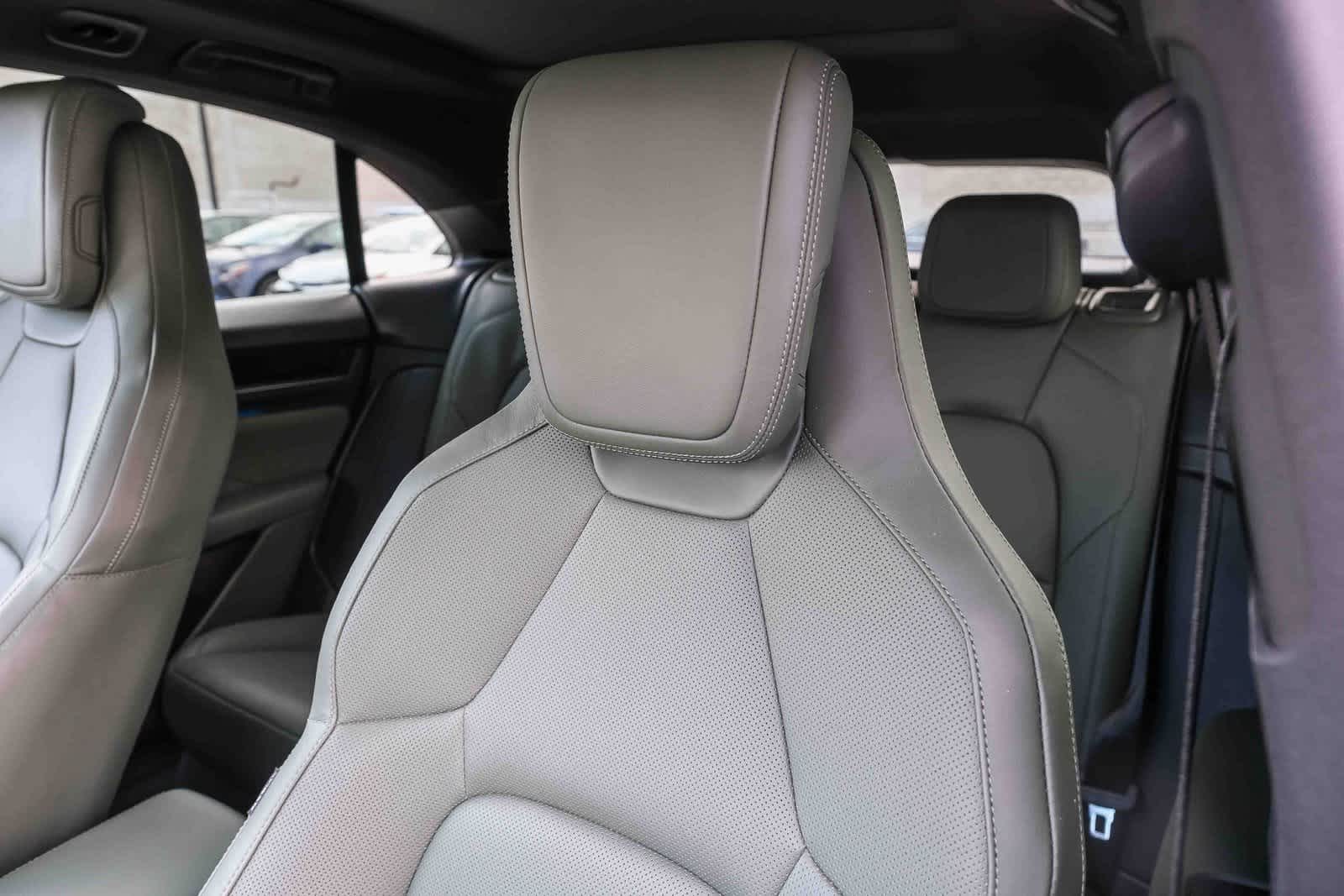 Thumbnail: 2024 Porsche Macan - 20